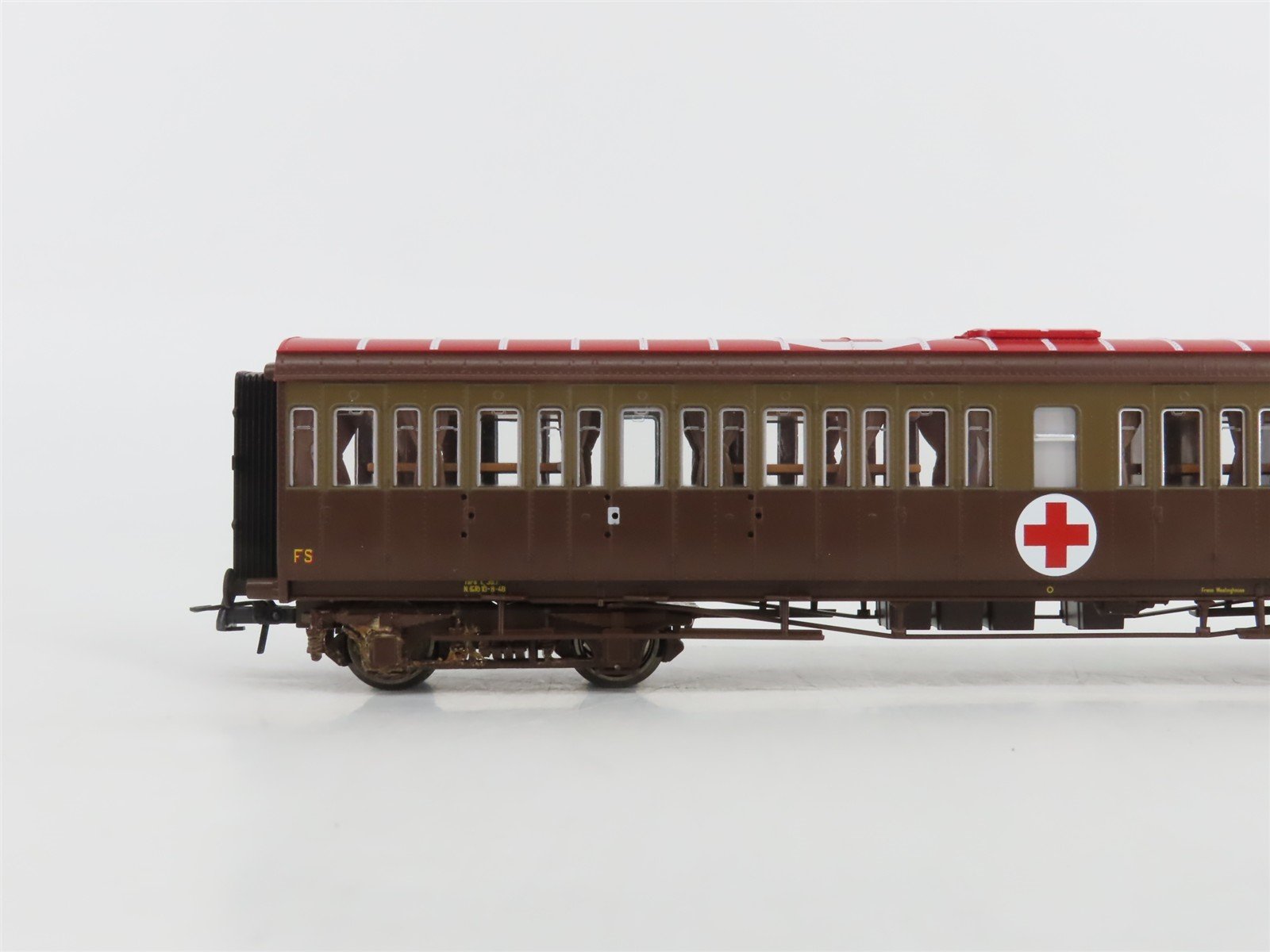 HO Scale Roco 74093 FS Hospital Train Passenger 4-Car Set