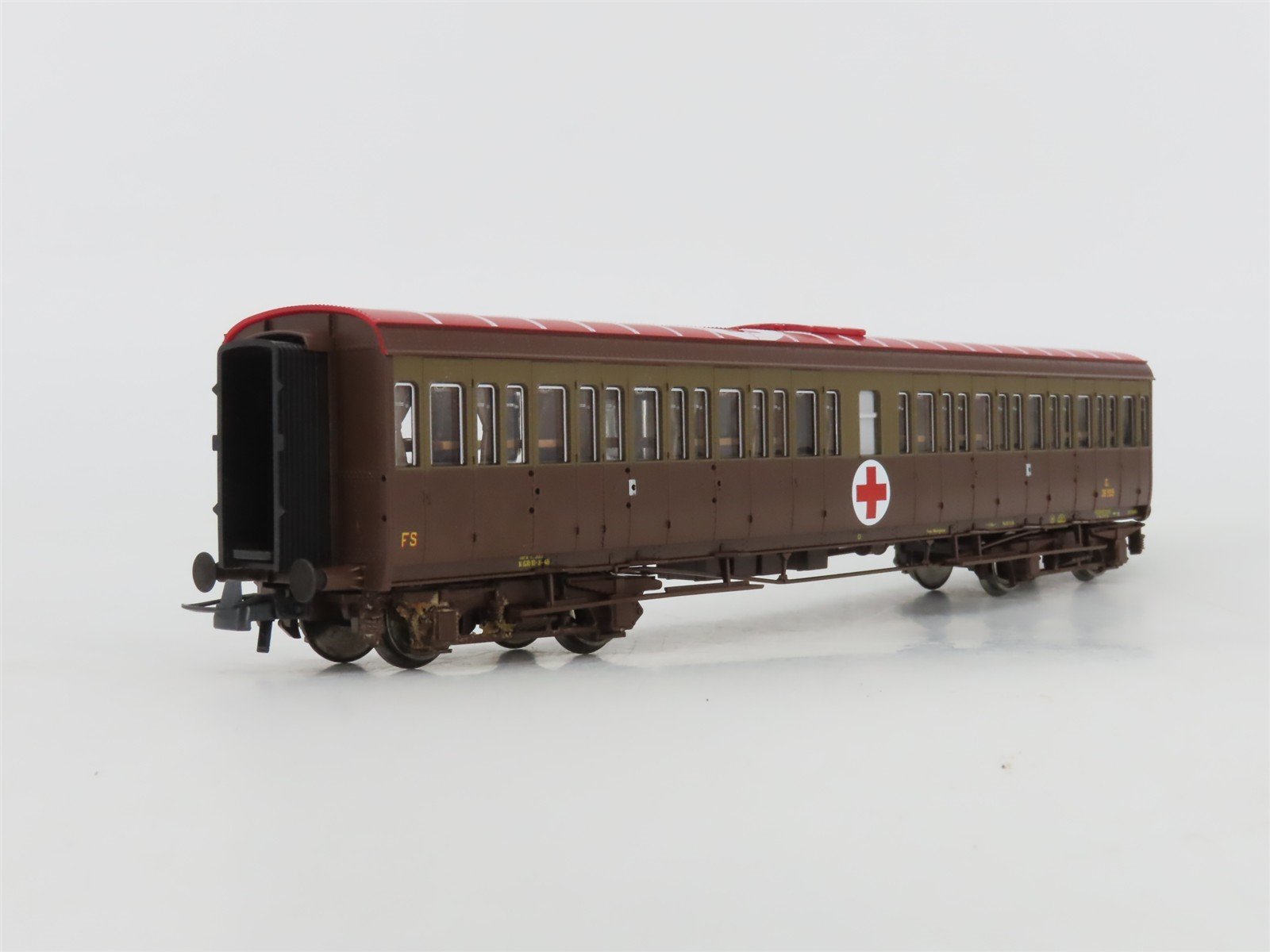 HO Scale Roco 74093 FS Hospital Train Passenger 4-Car Set