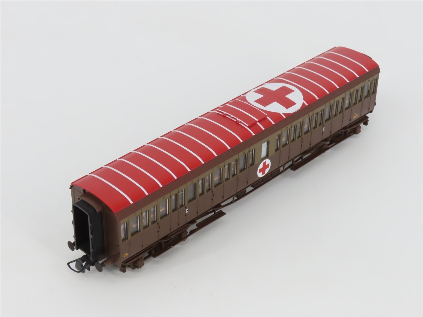 HO Scale Roco 74093 FS Hospital Train Passenger 4-Car Set