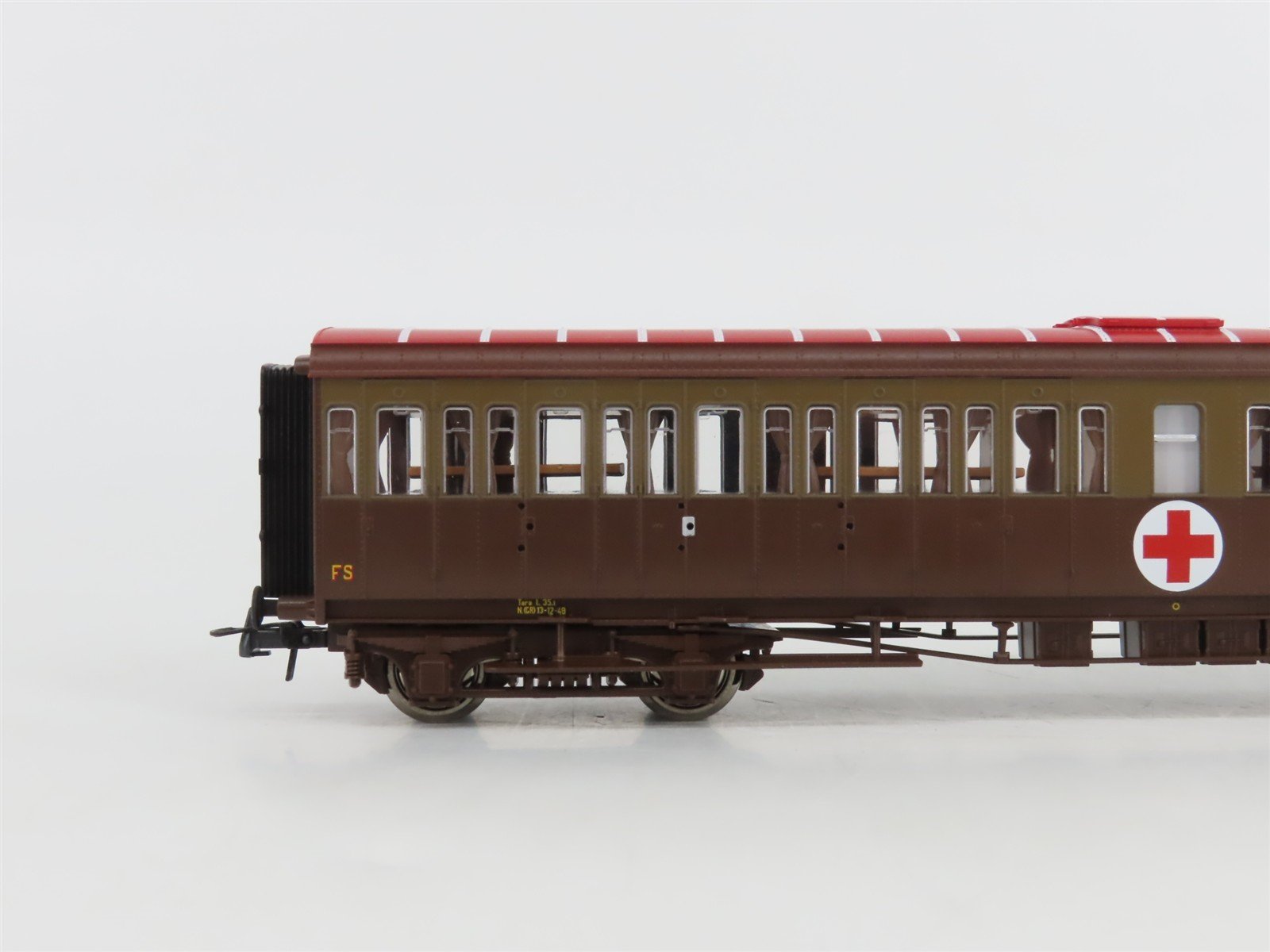 HO Scale Roco 74093 FS Hospital Train Passenger 4-Car Set