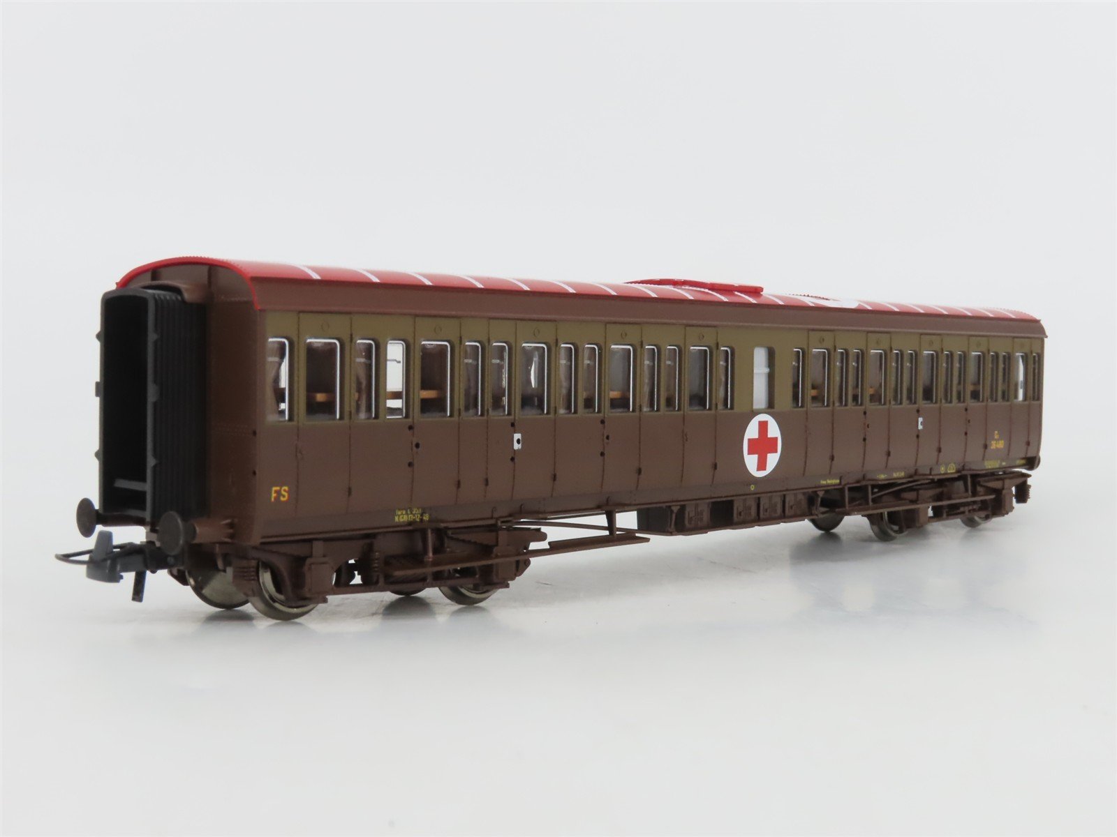 HO Scale Roco 74093 FS Hospital Train Passenger 4-Car Set