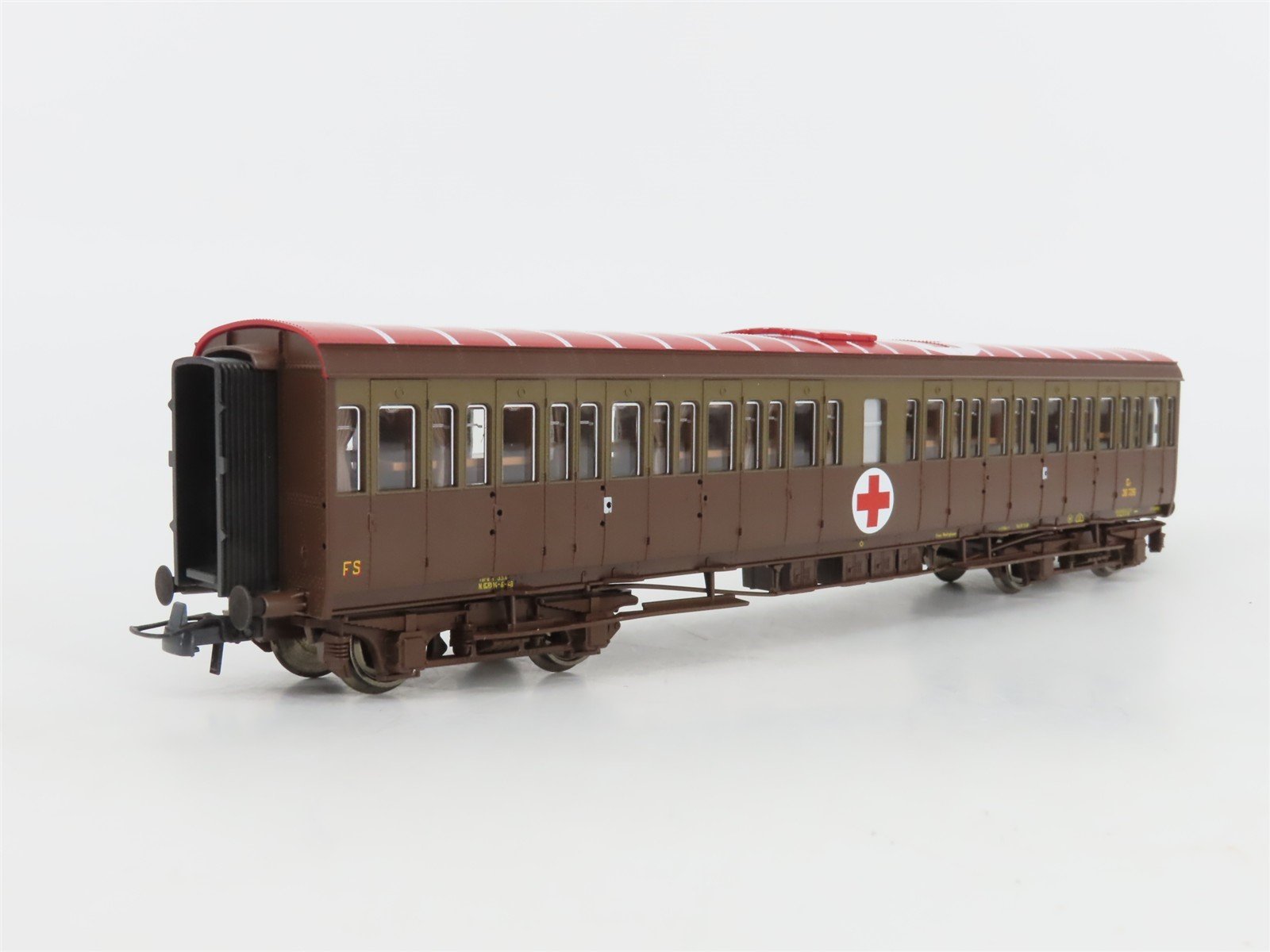 HO Scale Roco 74093 FS Hospital Train Passenger 4-Car Set
