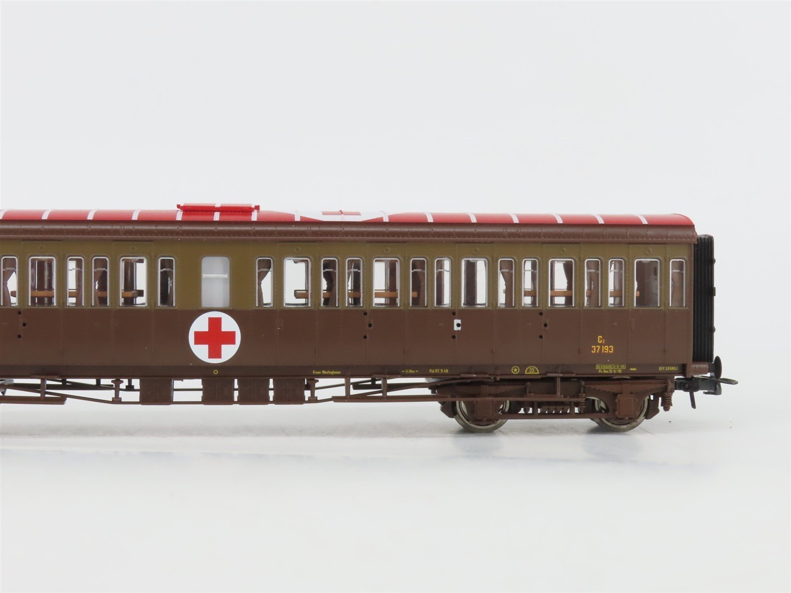 HO Scale Roco 74093 FS Hospital Train Passenger 4-Car Set