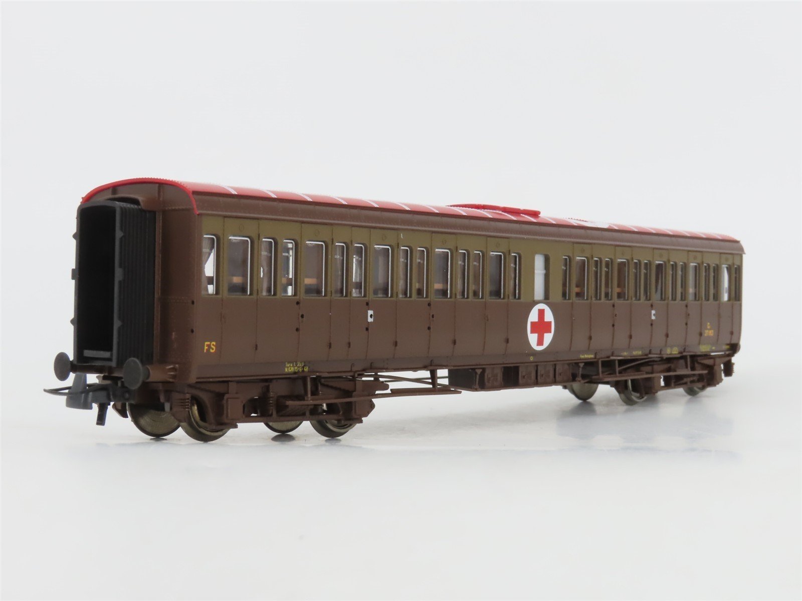 HO Scale Roco 74093 FS Hospital Train Passenger 4-Car Set
