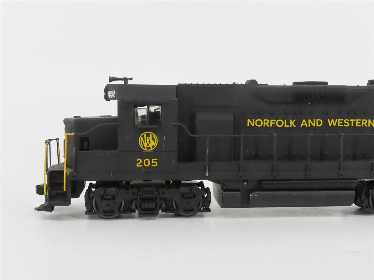 HO Scale Athearn N&amp;W Norfolk &amp; Western EMD GP35 Diesel #205 - Custom