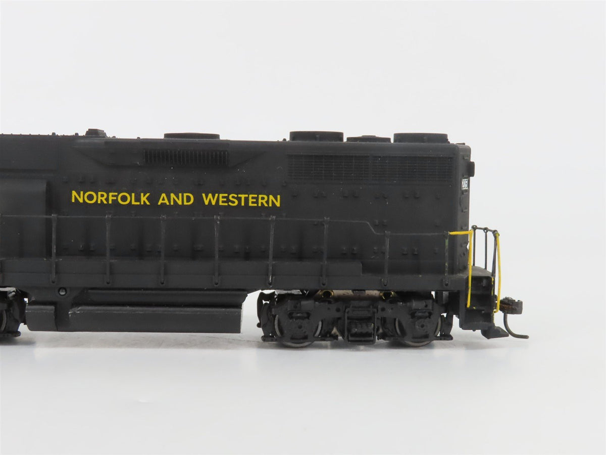 HO Scale Athearn N&amp;W Norfolk &amp; Western EMD GP35 Diesel #205 - Custom