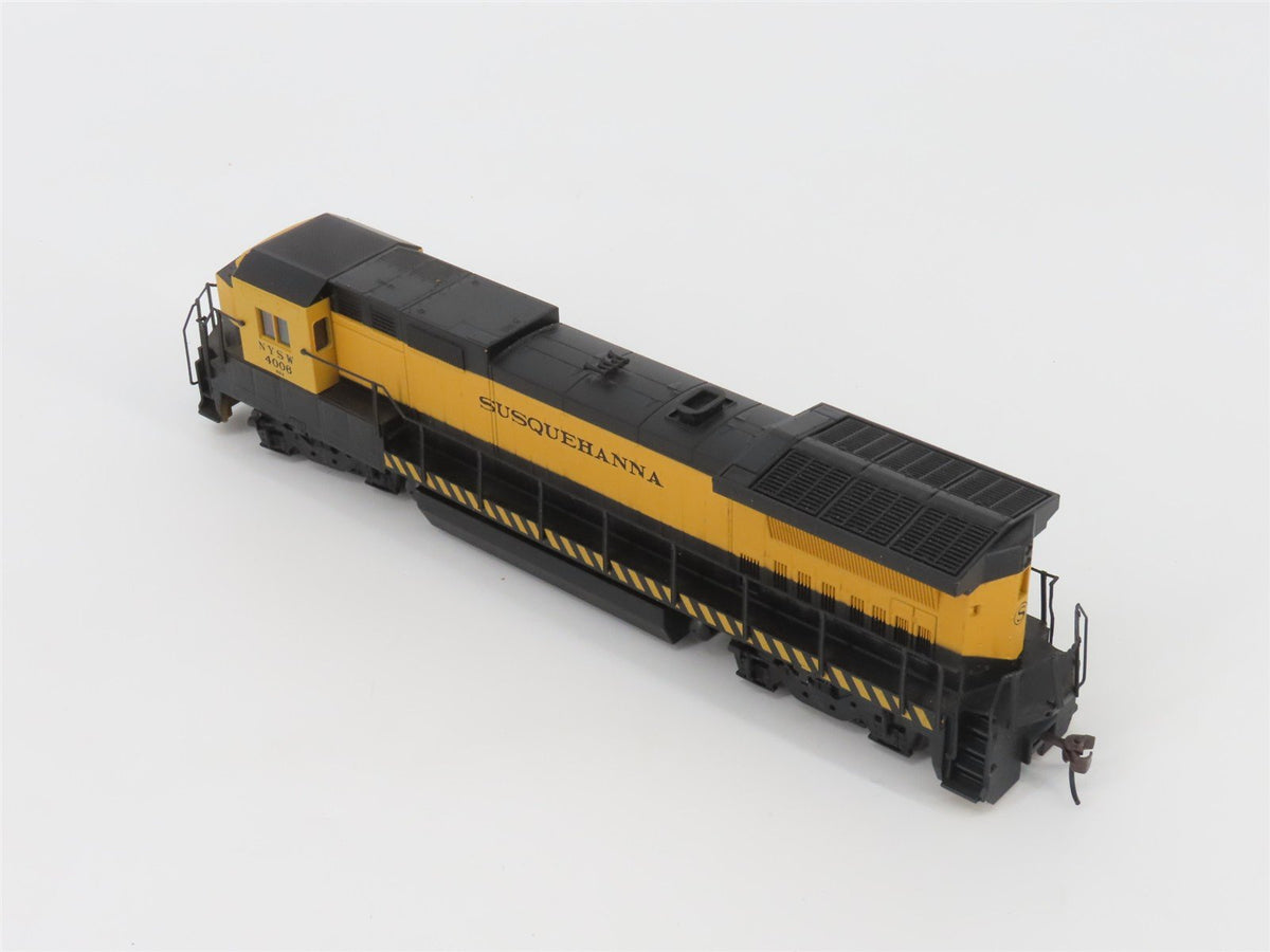 HO Scale Walthers NYSW Susquehanna GE Dash 8-40B Diesel #4006 w/ DCC