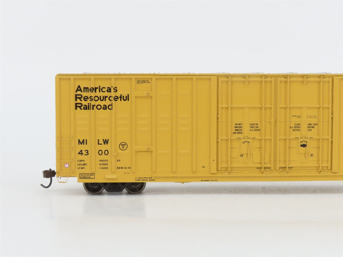 HO Scale Athearn Genesis G4013 MILW Milwaukee Road 60&#39; Box Car #4300
