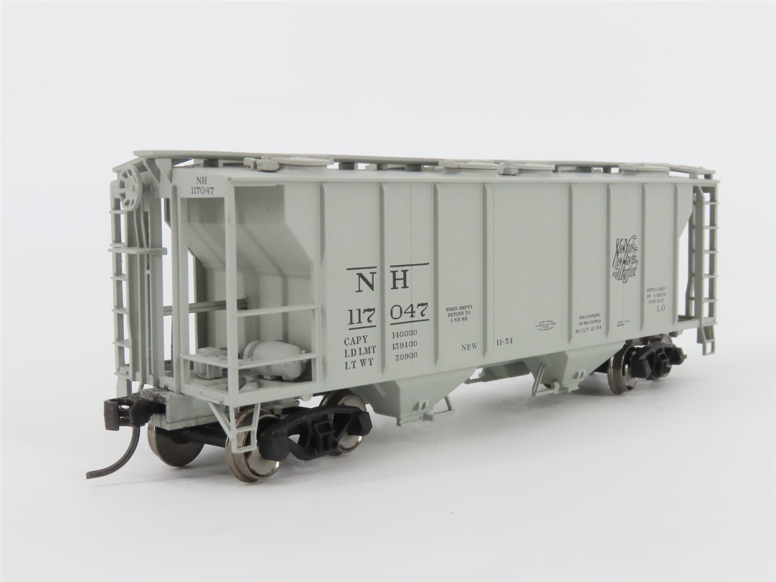 HO Scale Atlas Trainman 11296 NH New Haven Railroad 2-Bay Covered Hopper #117047