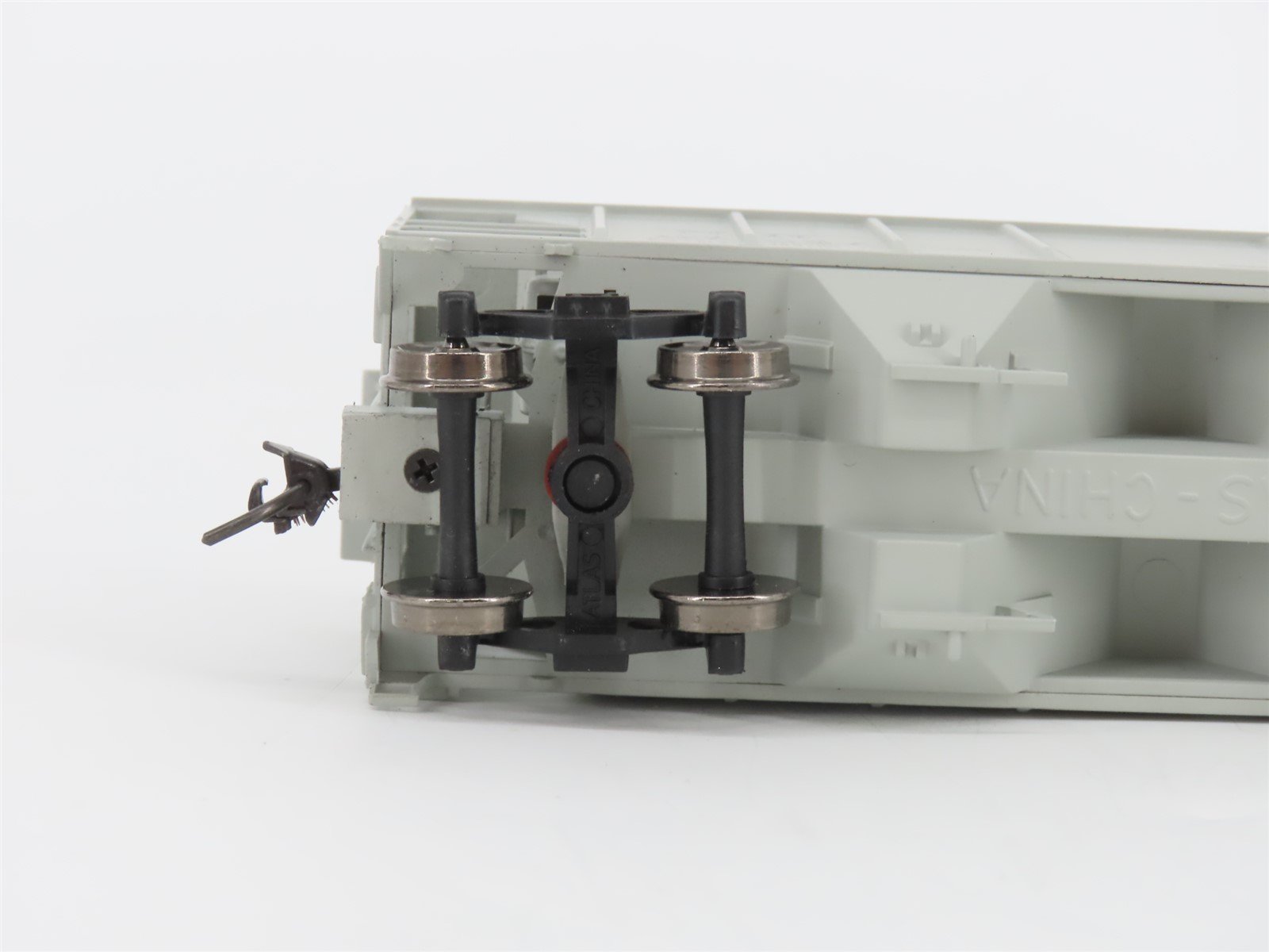 HO Scale Atlas Trainman 11296 NH New Haven Railroad 2-Bay Covered Hopper #117047