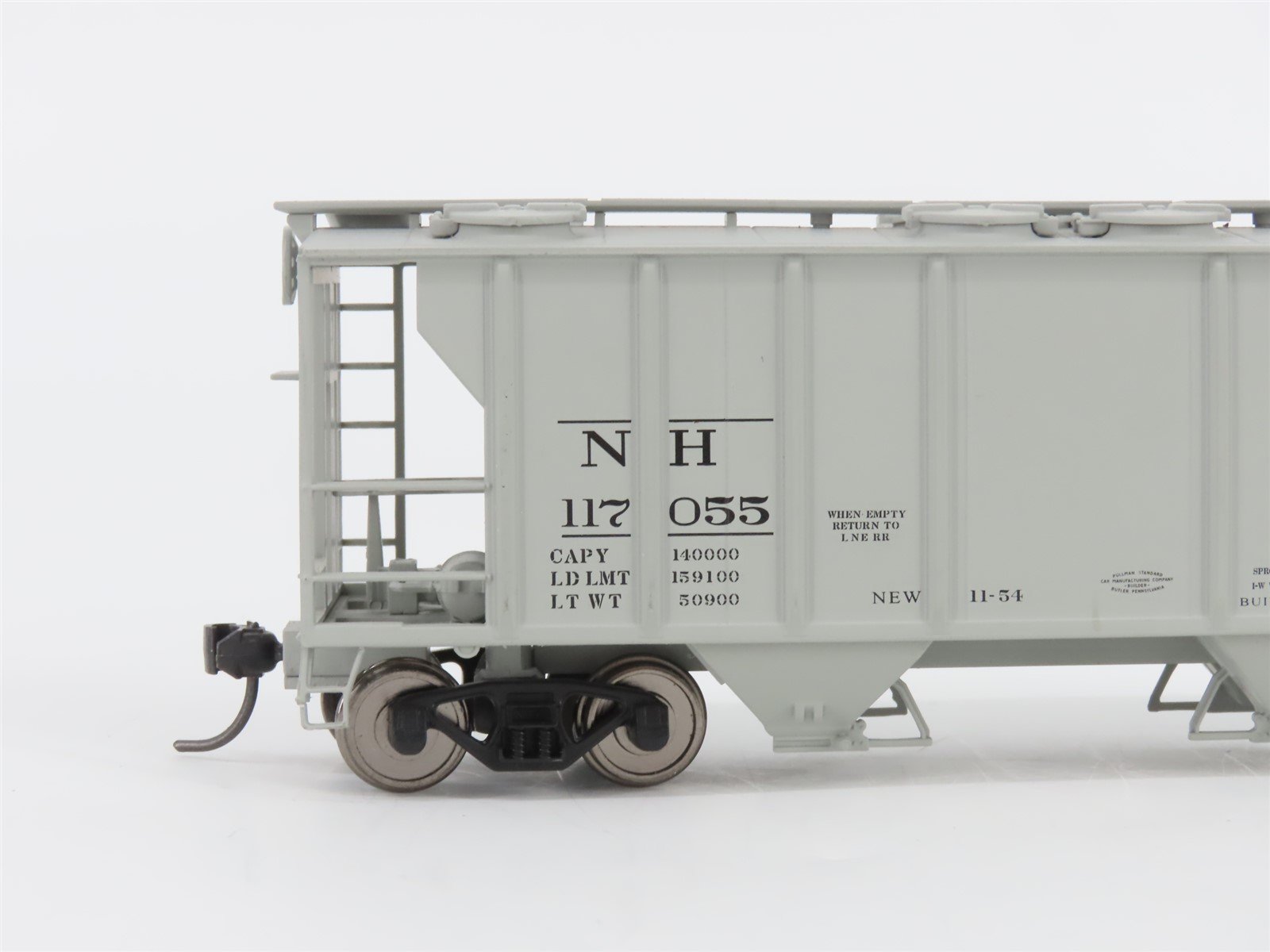 HO Scale Atlas Trainman 17205 NH New Haven Railroad 2-Bay Covered Hopper #117055