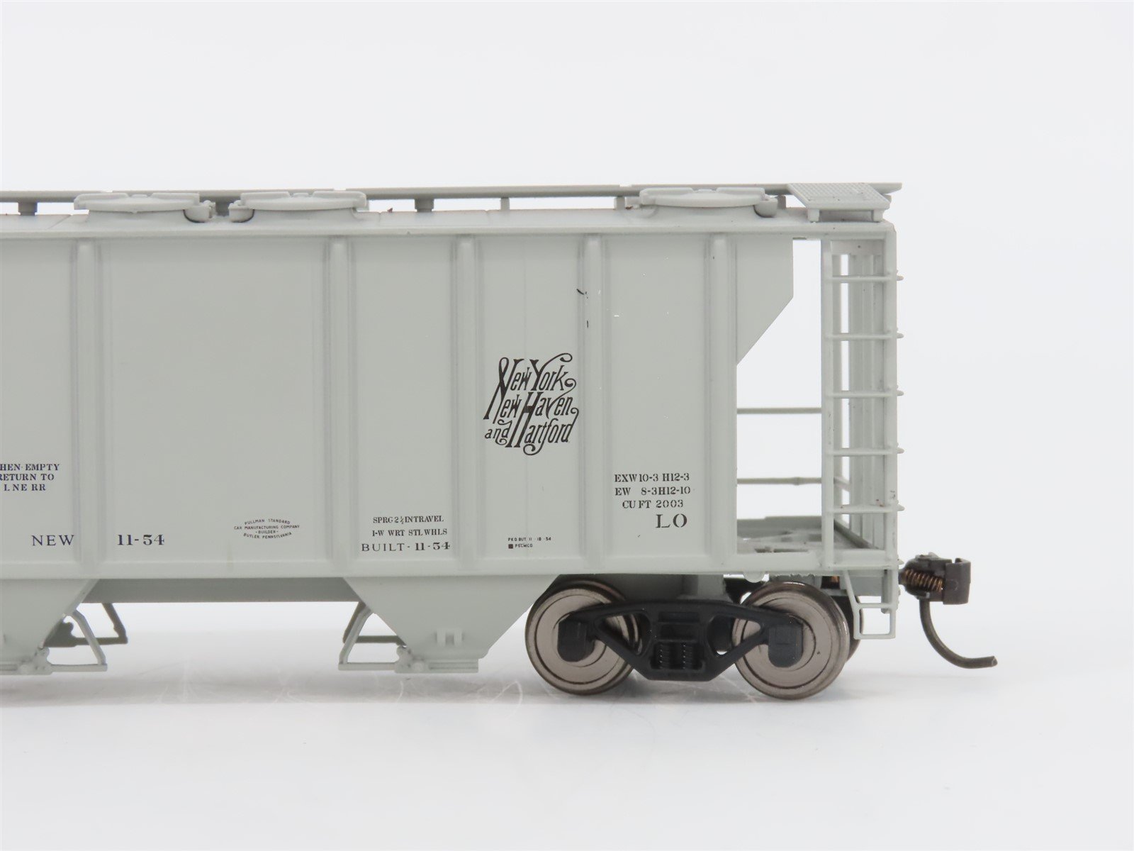 HO Scale Atlas Trainman 17205 NH New Haven Railroad 2-Bay Covered Hopper #117055
