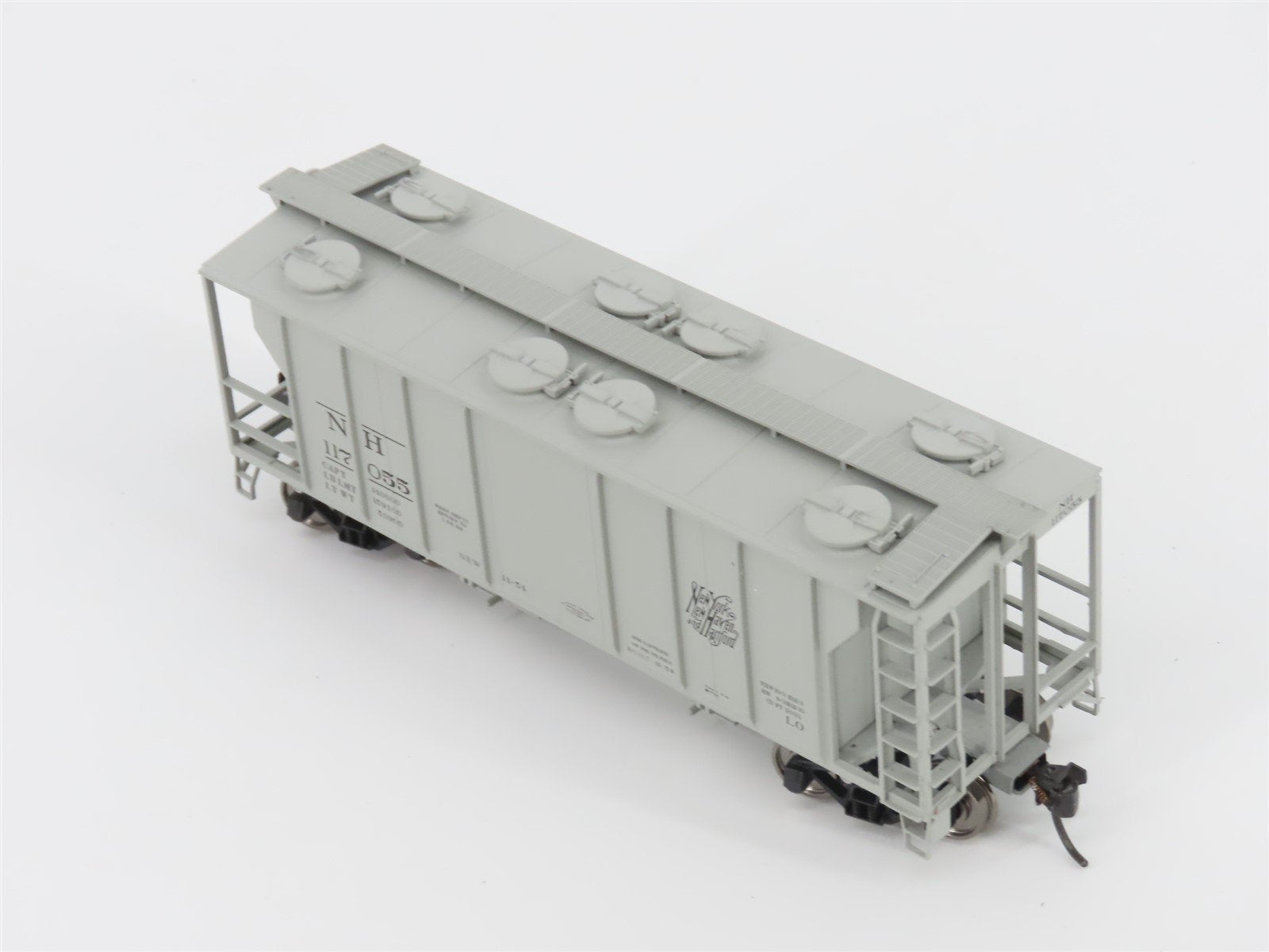 HO Scale Atlas Trainman 17205 NH New Haven Railroad 2-Bay Covered Hopper #117055