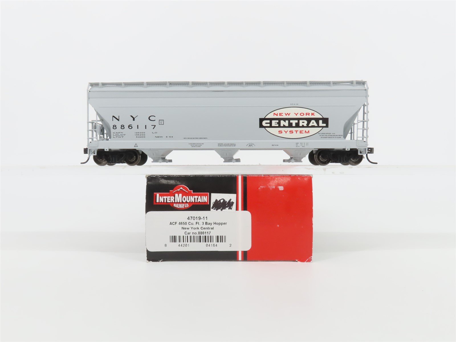 HO Scale InterMountain 47019-11 NYC New York Central 3-Bay Hopper #886117