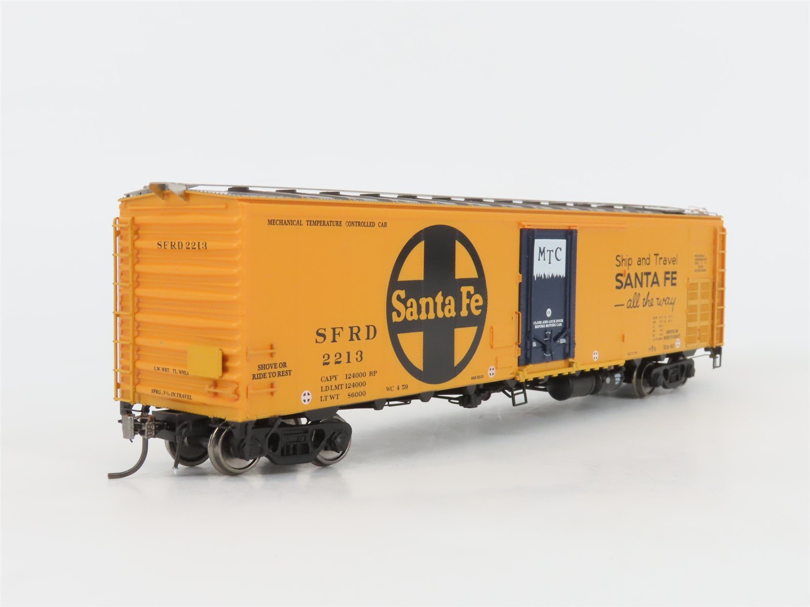 HO Scale Rapido 156008A SFRD Santa Fe All The Way Mechanical Reefer #2213