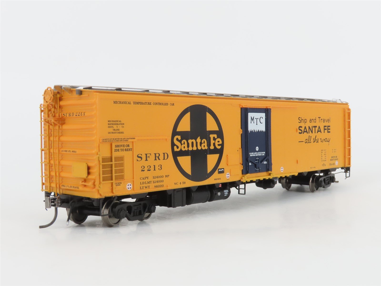 HO Scale Rapido 156008A SFRD Santa Fe All The Way Mechanical Reefer #2213