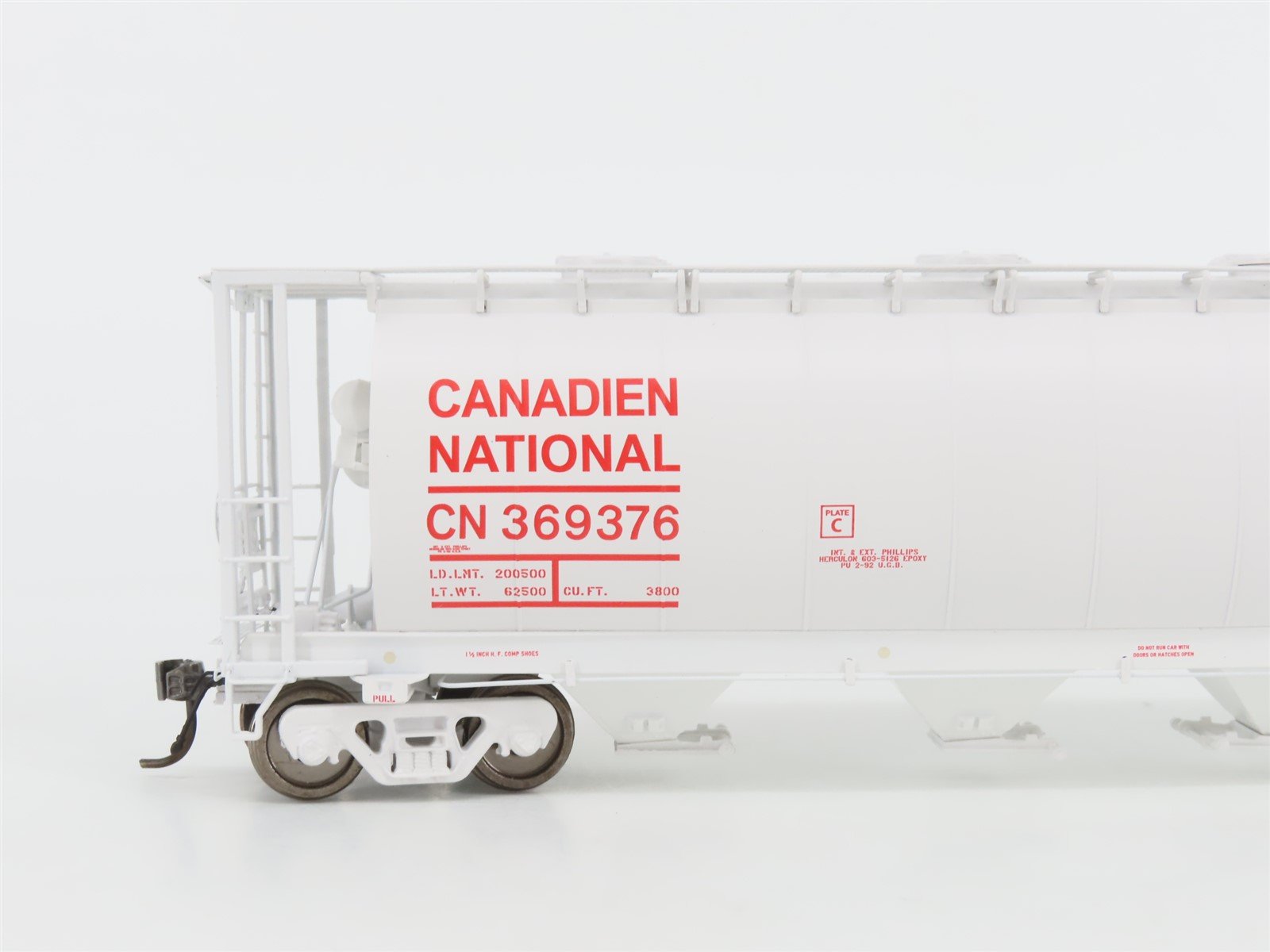 HO Scale Rapido 127024A CN Canadian National 4-Bay Covered Hopper #369376