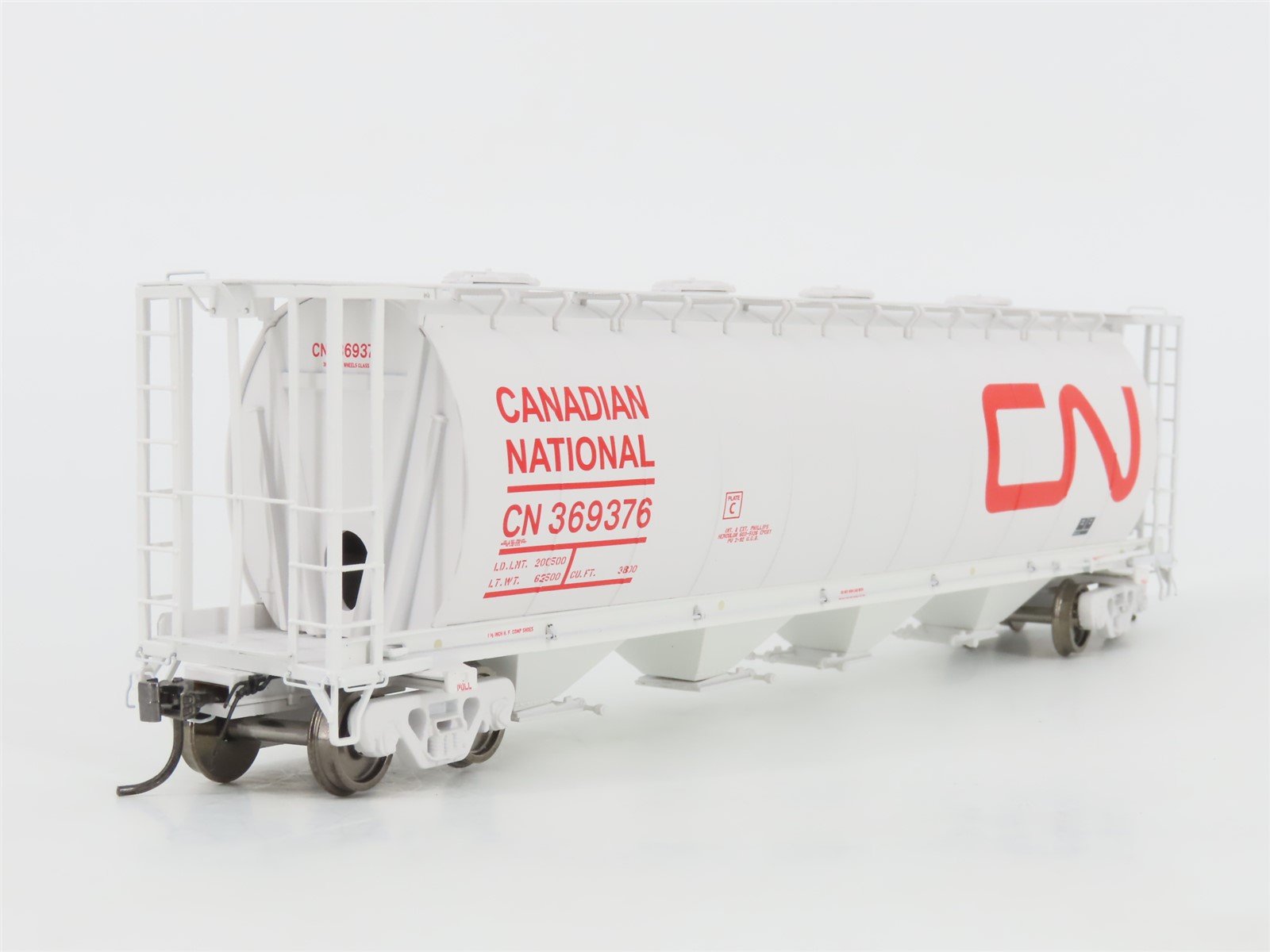 HO Scale Rapido 127024A CN Canadian National 4-Bay Covered Hopper #369376