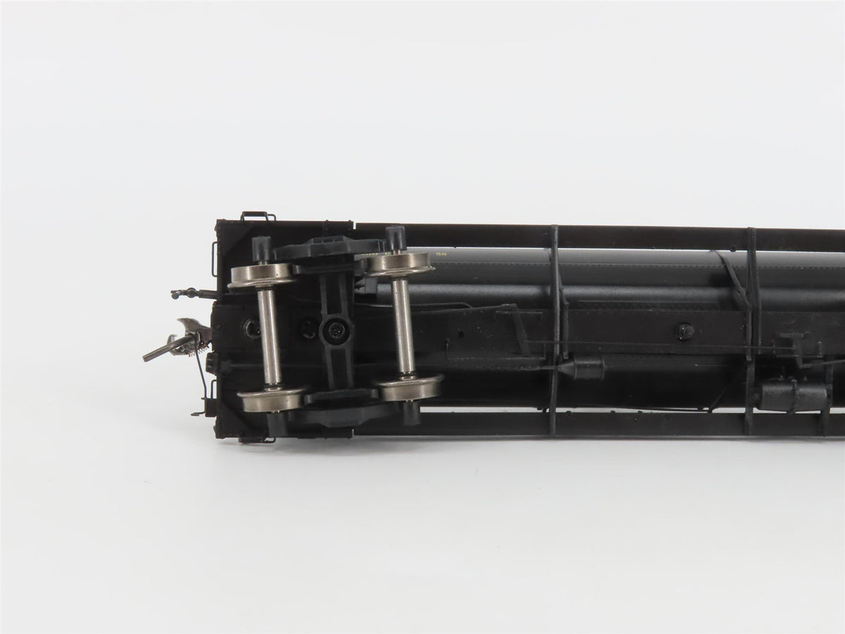 HO Scale Rapido 159008A UTLX Procor Limited Single Dome Tank Car #32955