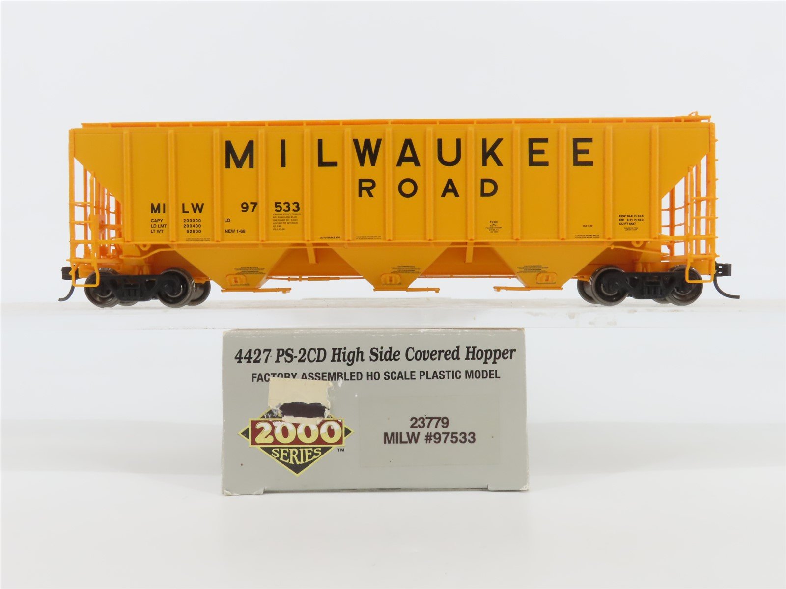 HO Scale PROTO 2000 23779 MILW Milwaukee Road 3-Bay Covered Hopper #97533