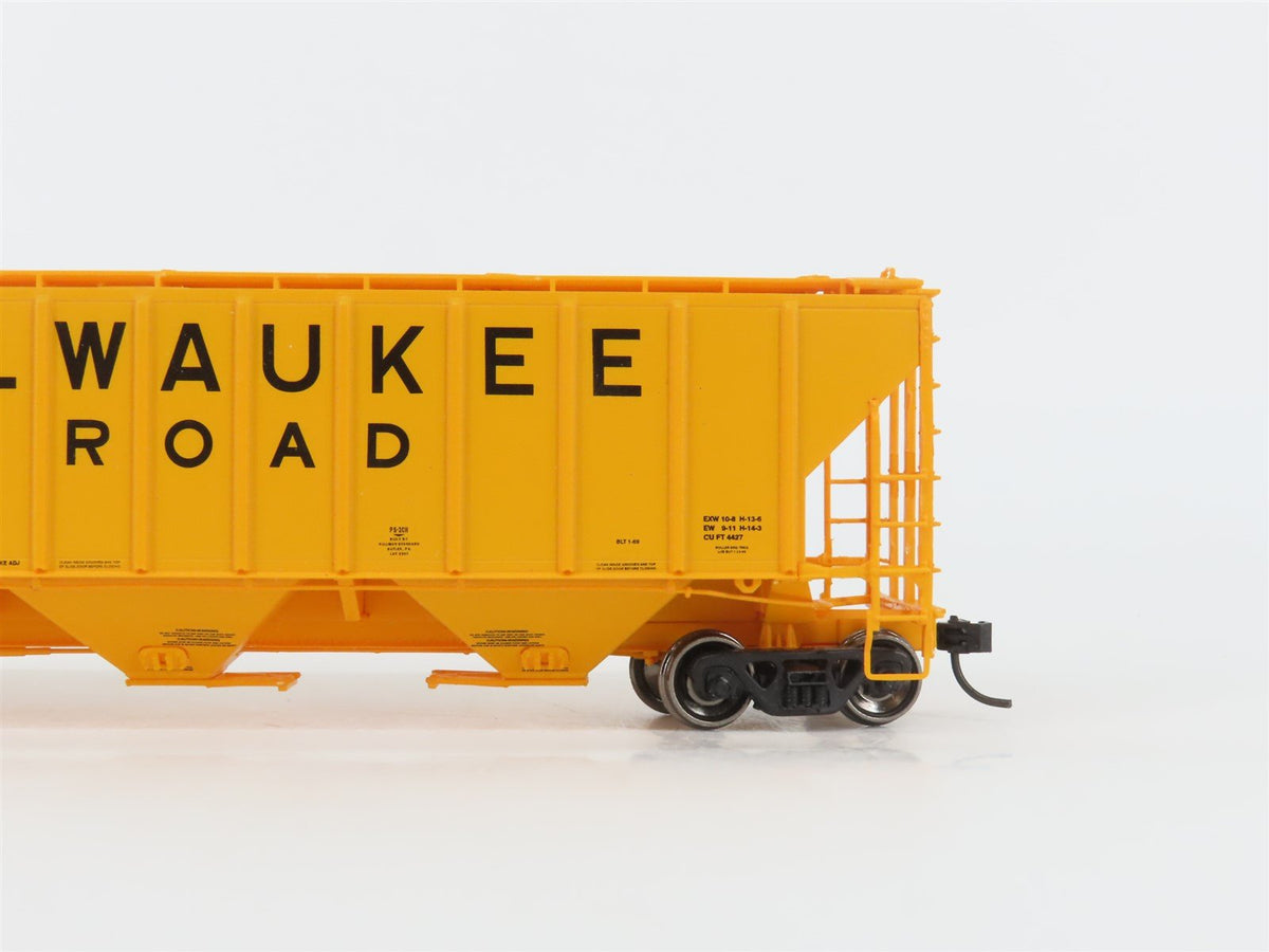 HO Scale PROTO 2000 23779 MILW Milwaukee Road 3-Bay Covered Hopper #97533