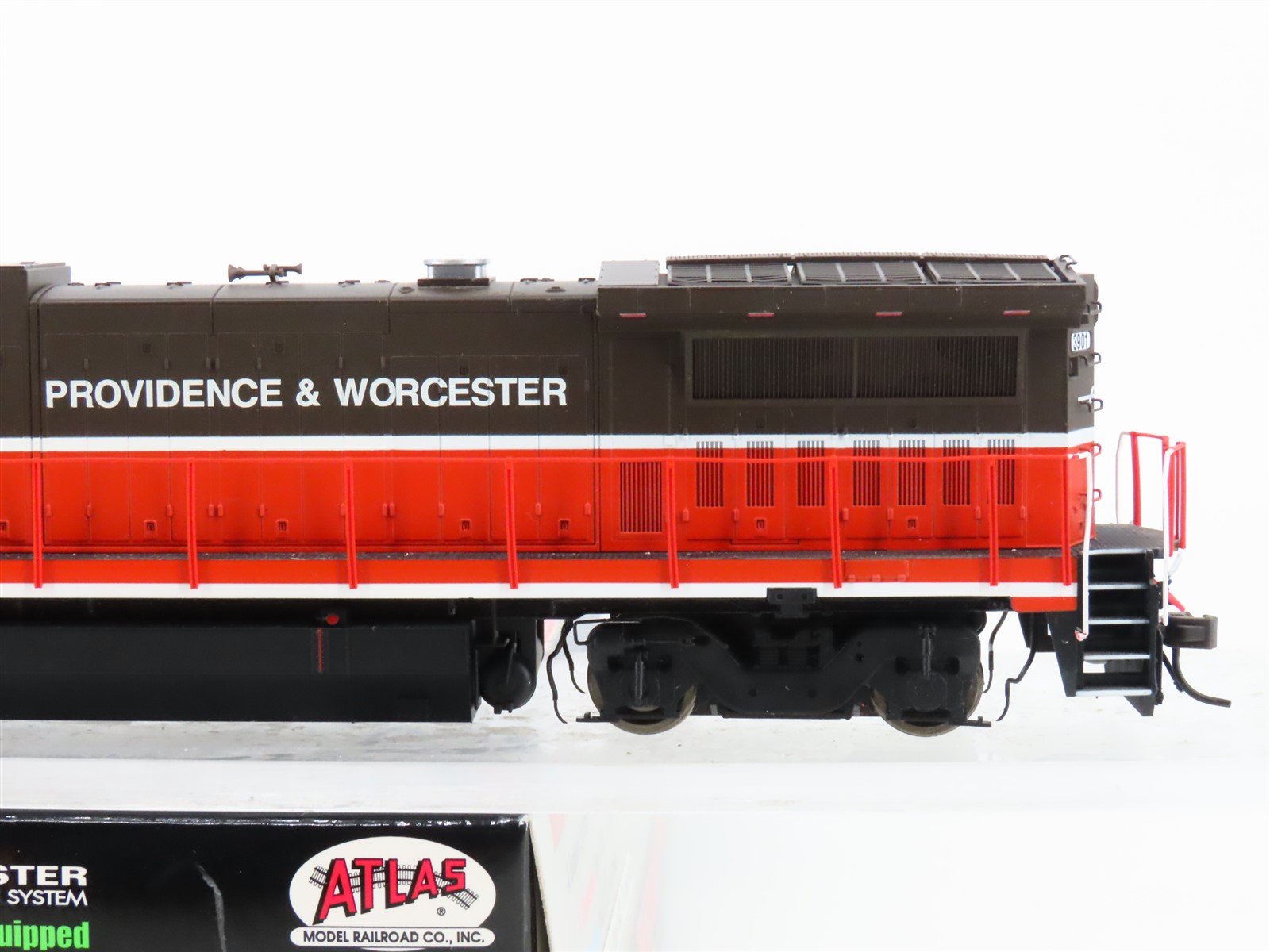 HO Scale Atlas Master 9040 P&W Providence Worcester Dash 8-40B Diesel 3901 w/DCC