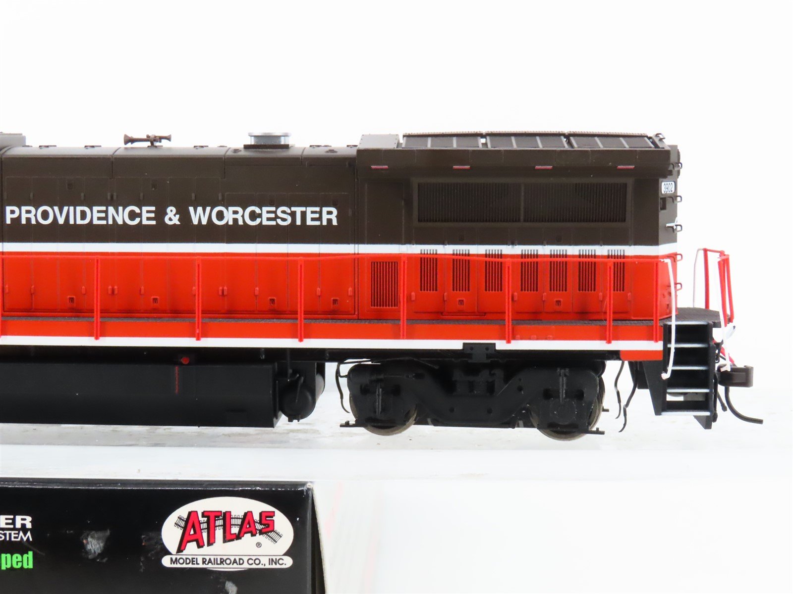 HO Scale Atlas Master 9041 P&W Providence Worcester Dash 8-40B Diesel 3902 w/DCC