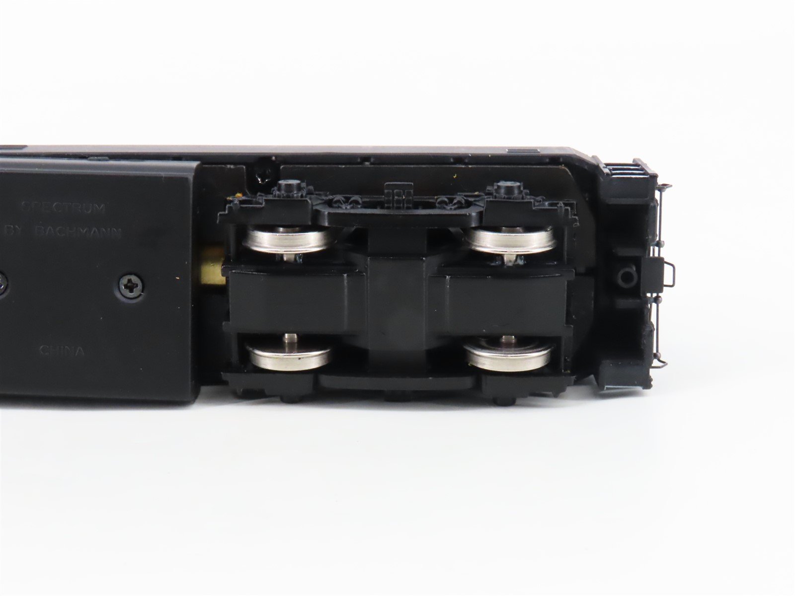 HO Scale Bachmann 1215 NH New Haven H16-44 Baby Trainmaster Diesel Loco #1611