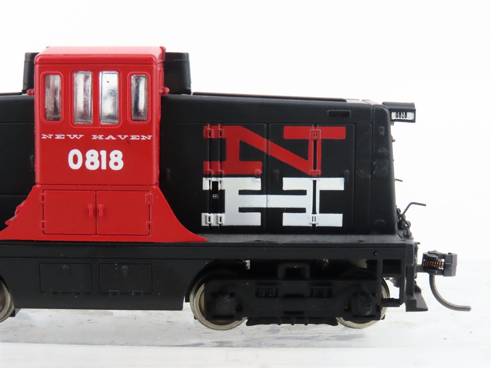 HO Scale Bachmann 80021 NH New Haven GE 44-Tonner Diesel Locomotive #0818