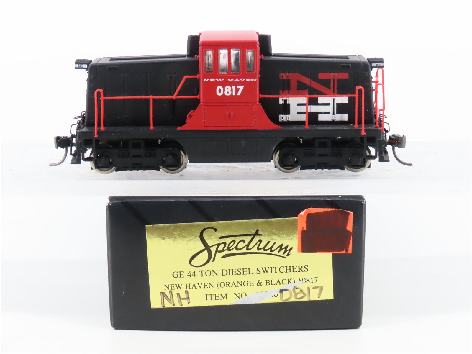 HO Scale Bachmann NH New Haven GE 44-Tonner Diesel Locomotive #0817