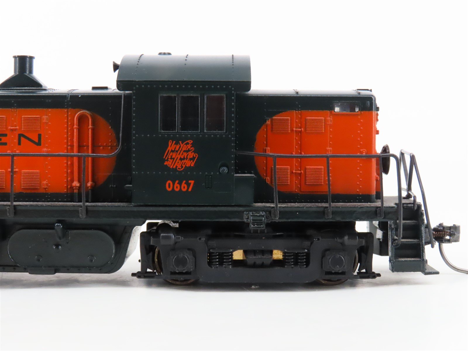 HO Scale KATO NH New Haven RS1 Diesel Locomotive #0667 DCC ONLY