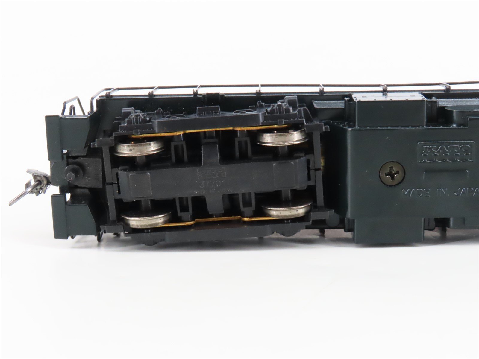 HO Scale KATO NH New Haven RS1 Diesel Locomotive #0667 DCC ONLY