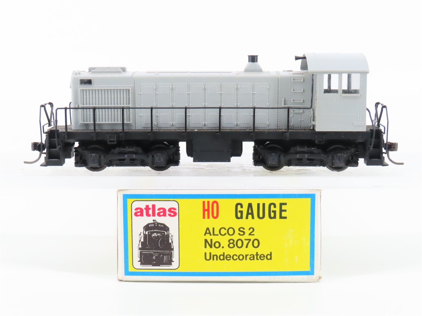 HO Scale Atlas 8070 Undecorated S-2 Diesel Locomotive