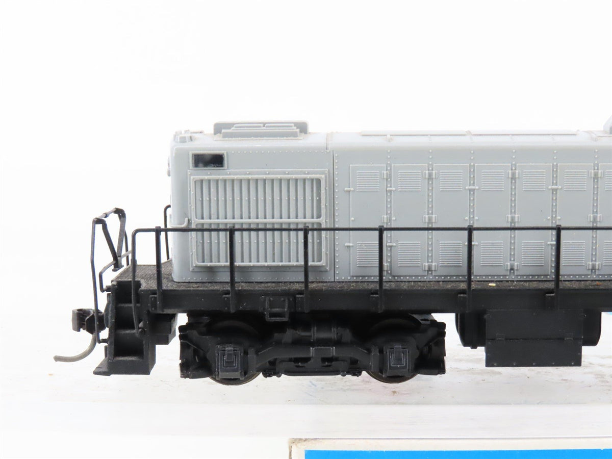 HO Scale Atlas 8070 Undecorated S-2 Diesel Locomotive