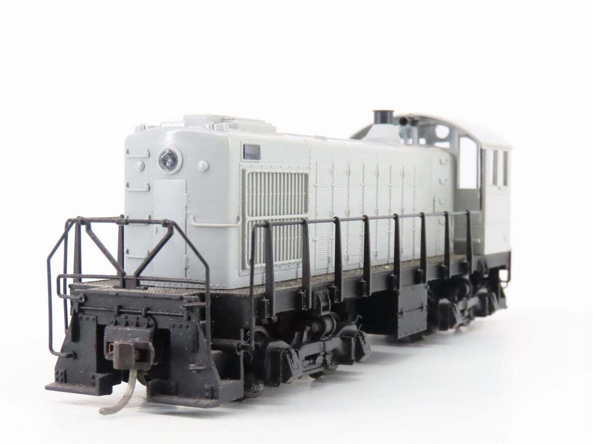 HO Scale Atlas 8070 Undecorated S-2 Diesel Locomotive