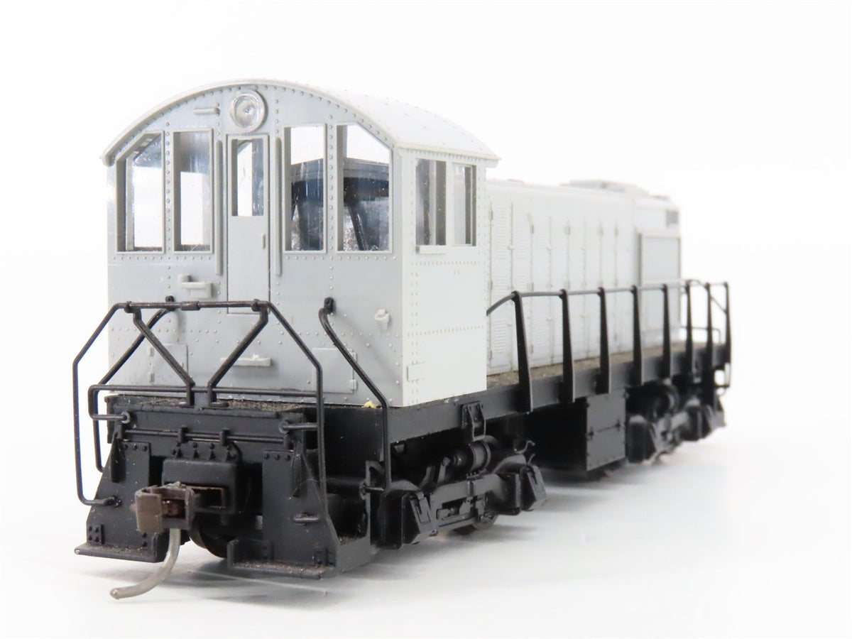 HO Scale Atlas 8070 Undecorated S-2 Diesel Locomotive