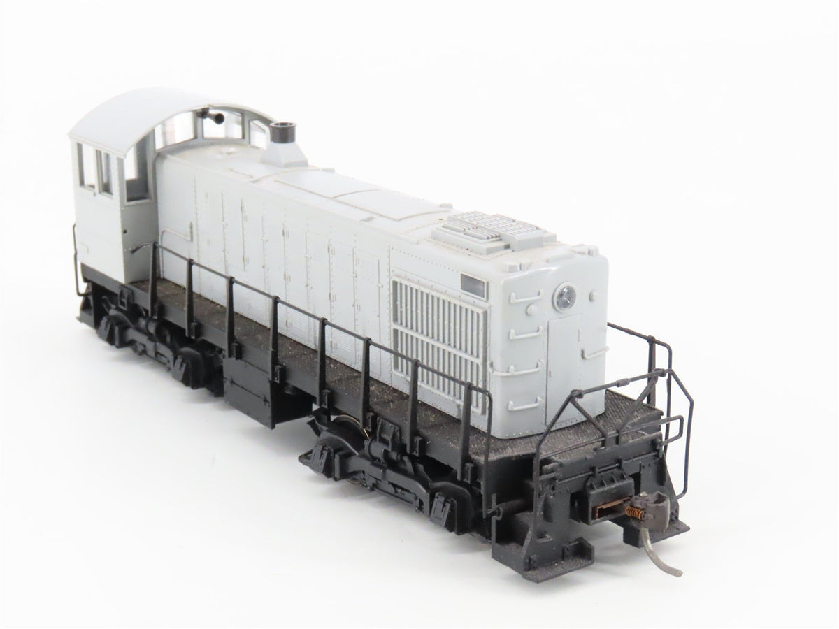 HO Scale Atlas 8070 Undecorated S-2 Diesel Locomotive