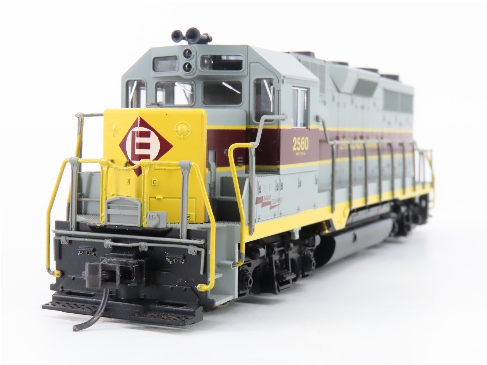 HO Scale KATO 37-04C EL Erie Lackawanna GP35 Diesel Locomotive #2560
