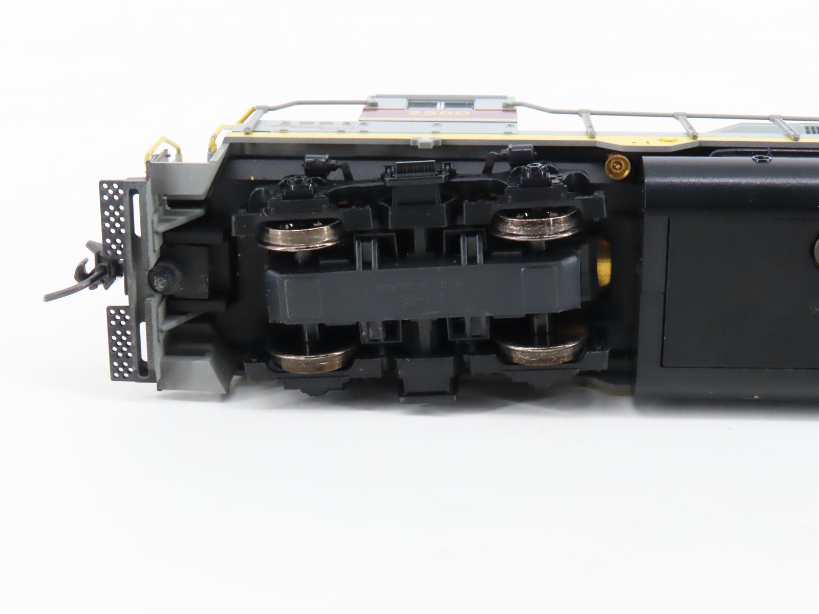 HO Scale KATO 37-04C EL Erie Lackawanna GP35 Diesel Locomotive #2560