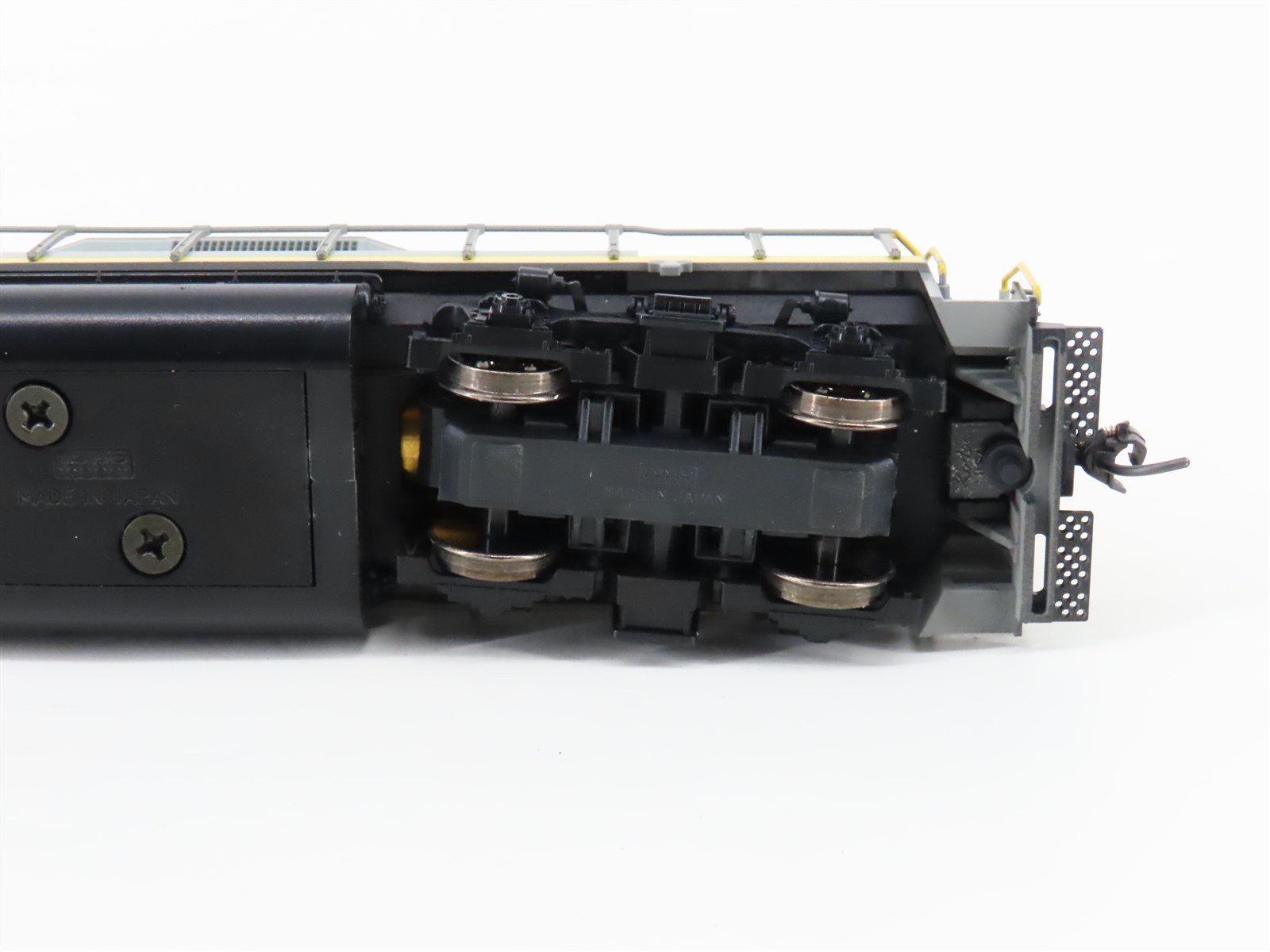 HO Scale KATO 37-04C EL Erie Lackawanna GP35 Diesel Locomotive #2560