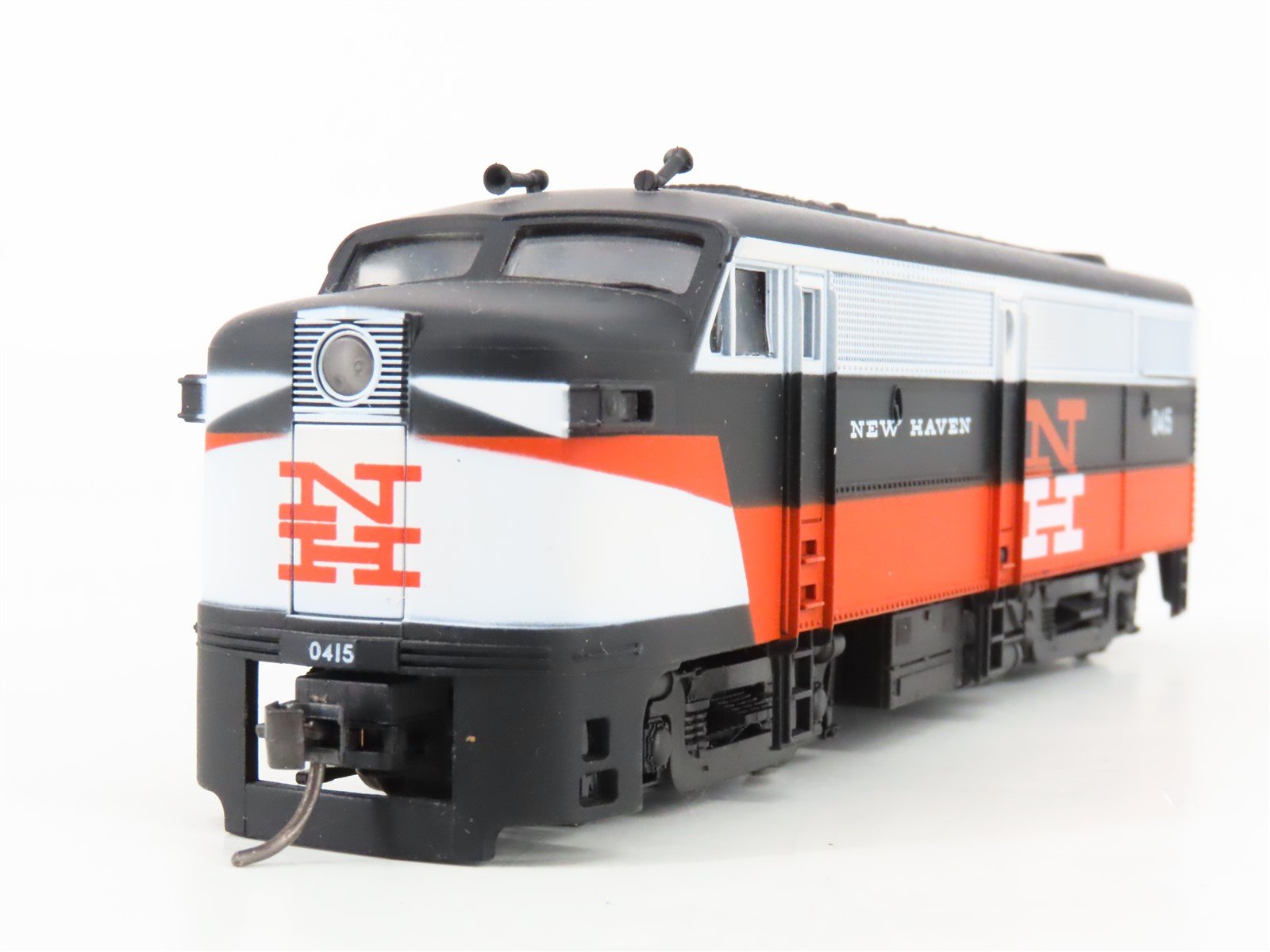 HO Scale E-R Models 1019 NH New Haven FA-1 Diesel Locomotive #0415 DCC ONLY