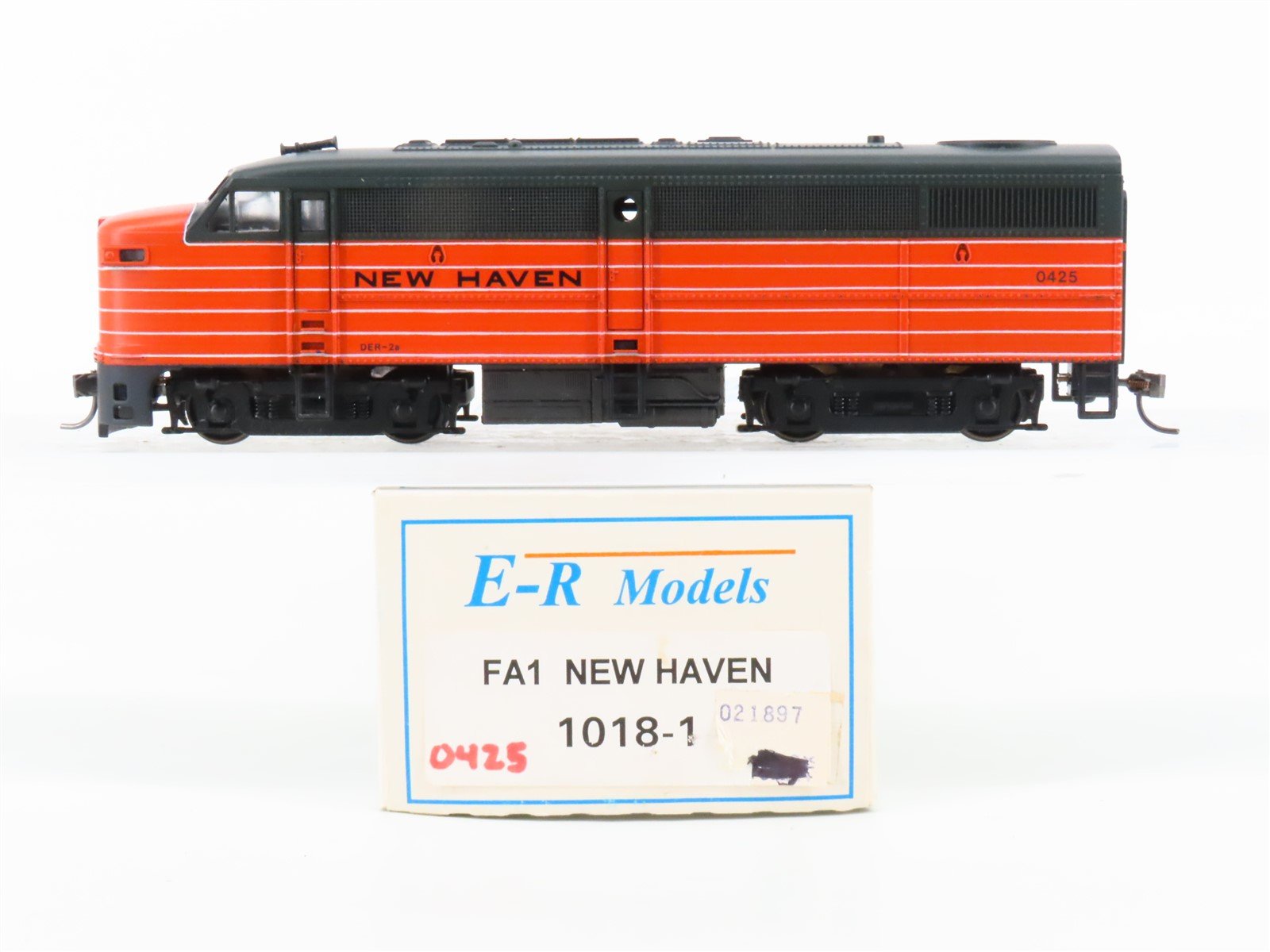HO Scale E-R Models 1018-1 NH New Haven FA-1 Diesel Locomotive #0425