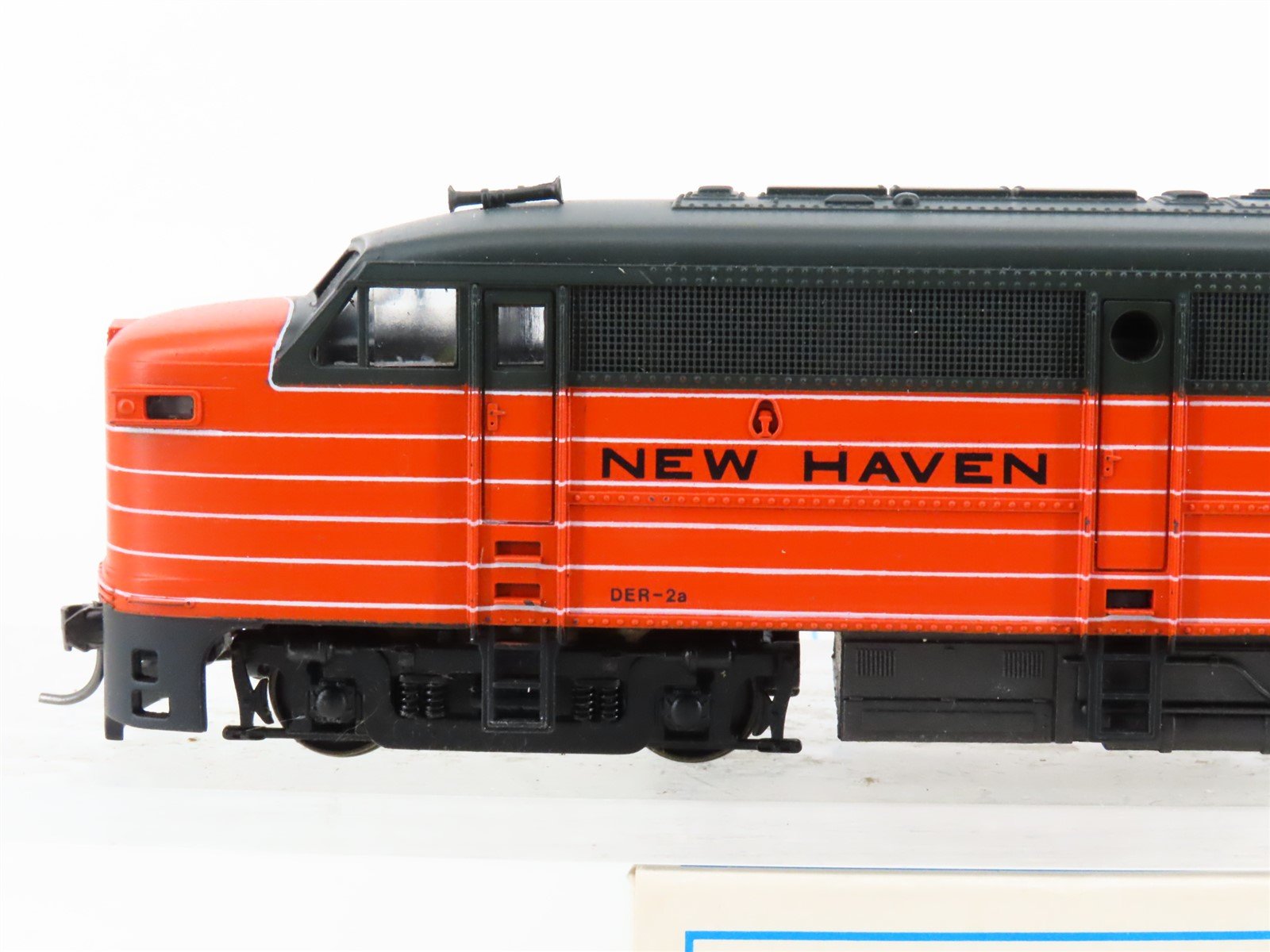 HO Scale E-R Models 1018-1 NH New Haven FA-1 Diesel Locomotive #0425