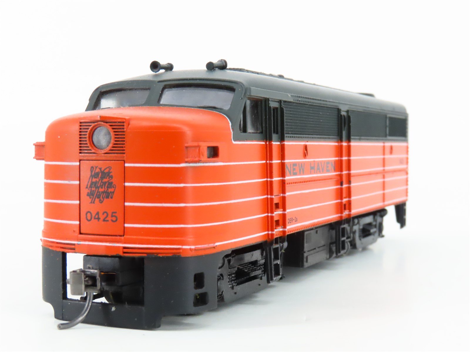 HO Scale E-R Models 1018-1 NH New Haven FA-1 Diesel Locomotive #0425