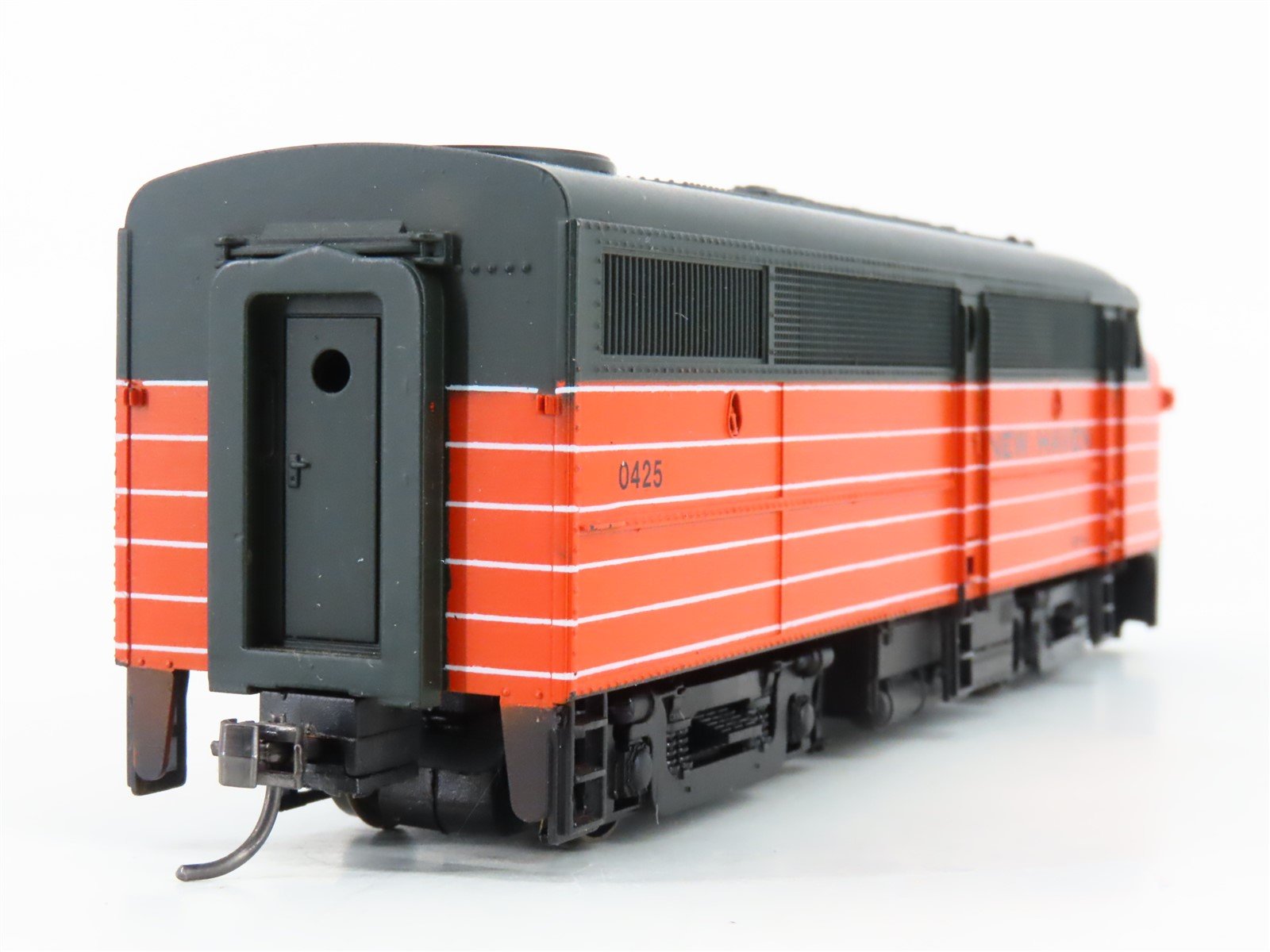 HO Scale E-R Models 1018-1 NH New Haven FA-1 Diesel Locomotive #0425