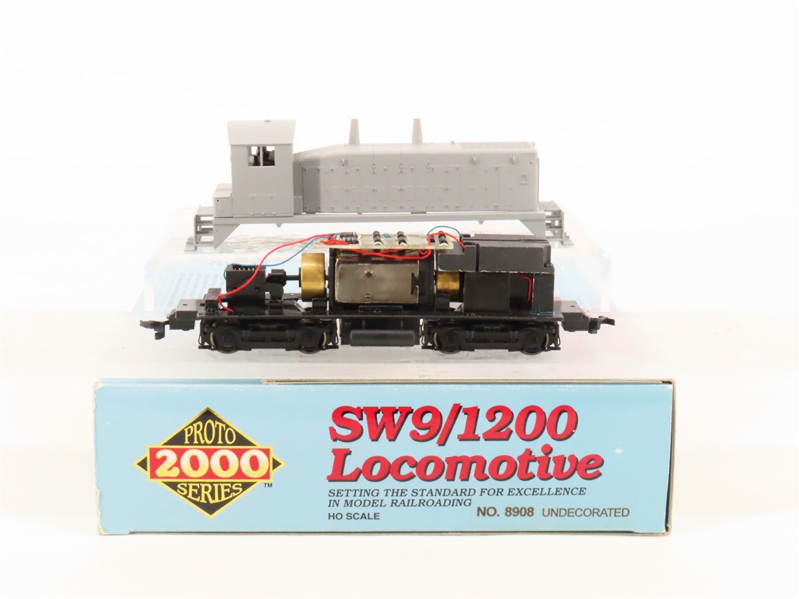 HO Scale Proto 2000 8908 Undecorated SW9/1200 Diesel Locomotive