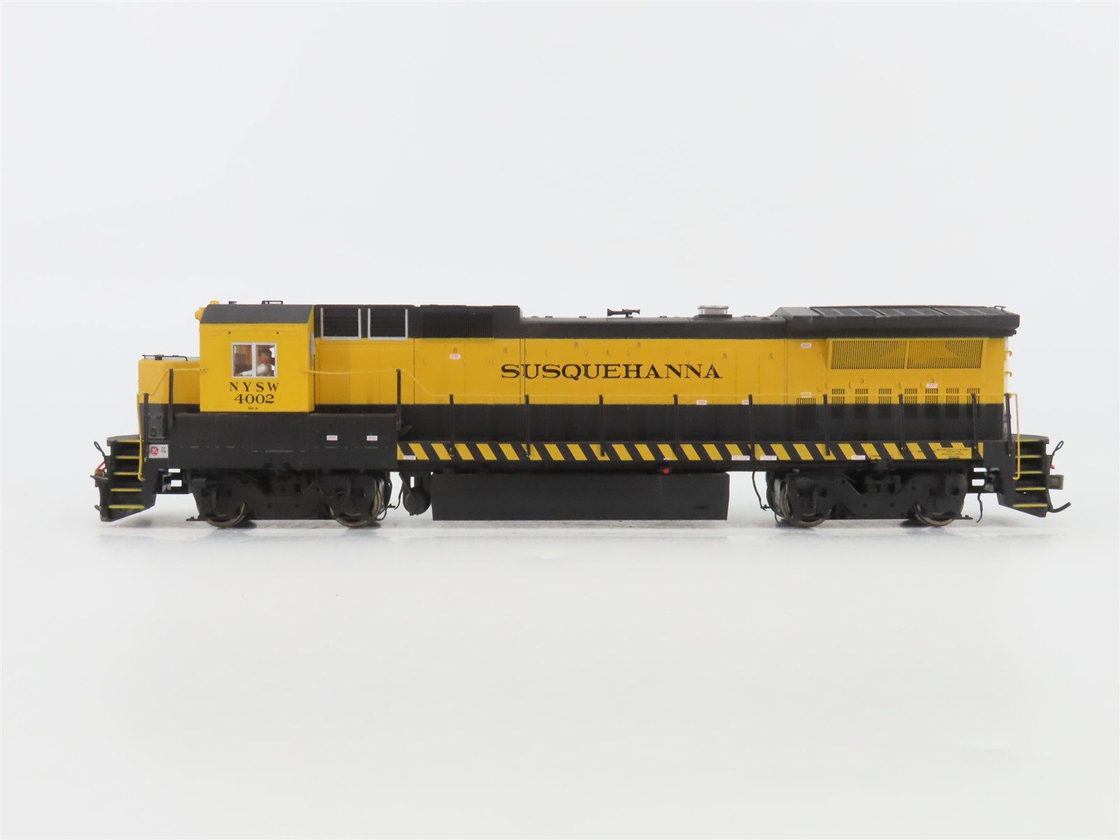 HO Scale Atlas Master NYSW Susquehanna GE Dash 8-40B Diesel #4002 w/ DCC