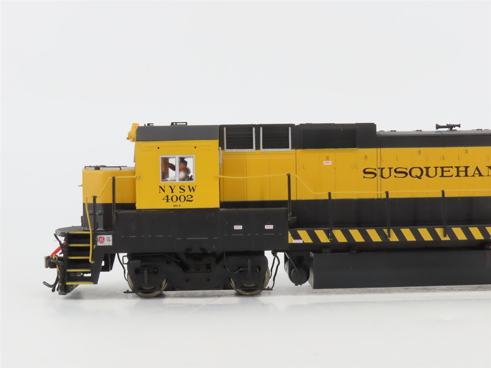 HO Scale Atlas Master NYSW Susquehanna GE Dash 8-40B Diesel #4002 w/ DCC