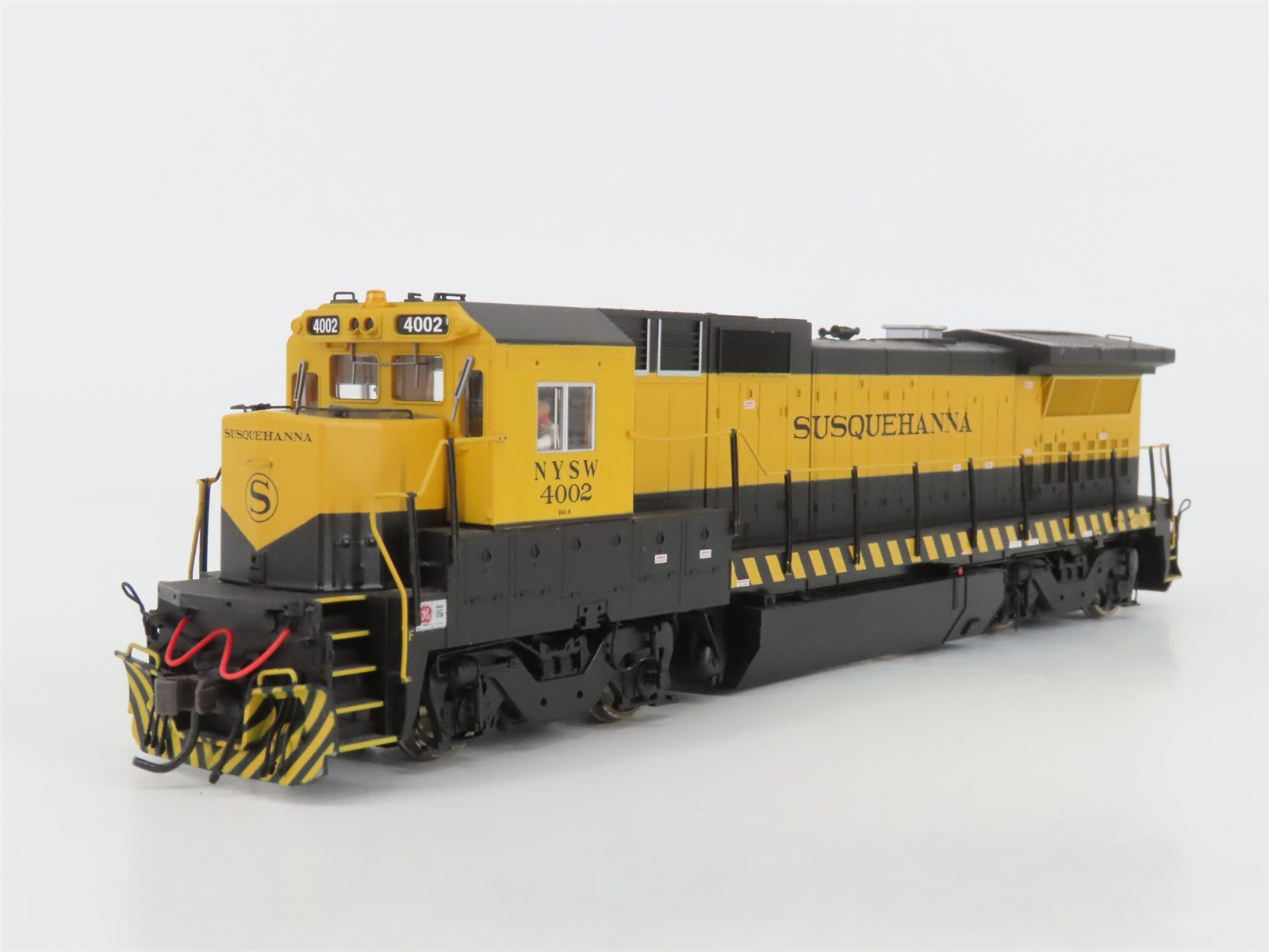 HO Scale Atlas Master NYSW Susquehanna GE Dash 8-40B Diesel #4002 w/ DCC
