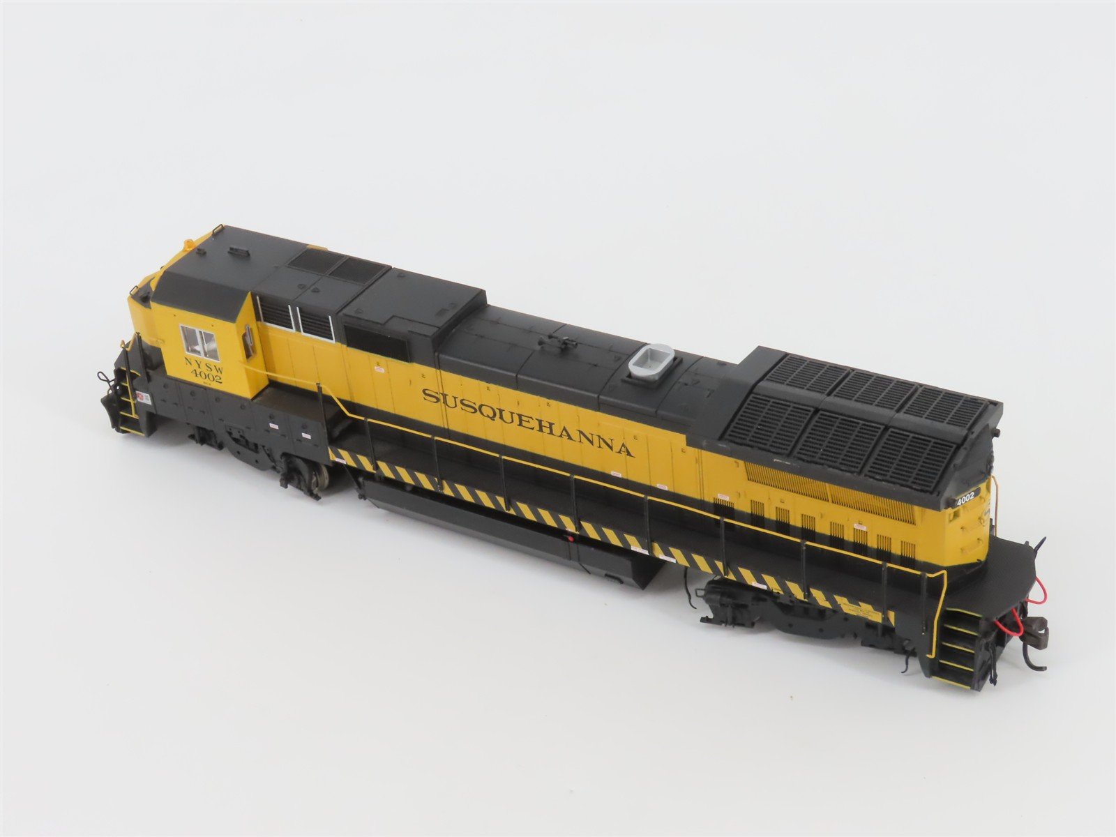 HO Scale Atlas Master NYSW Susquehanna GE Dash 8-40B Diesel #4002 w/ DCC
